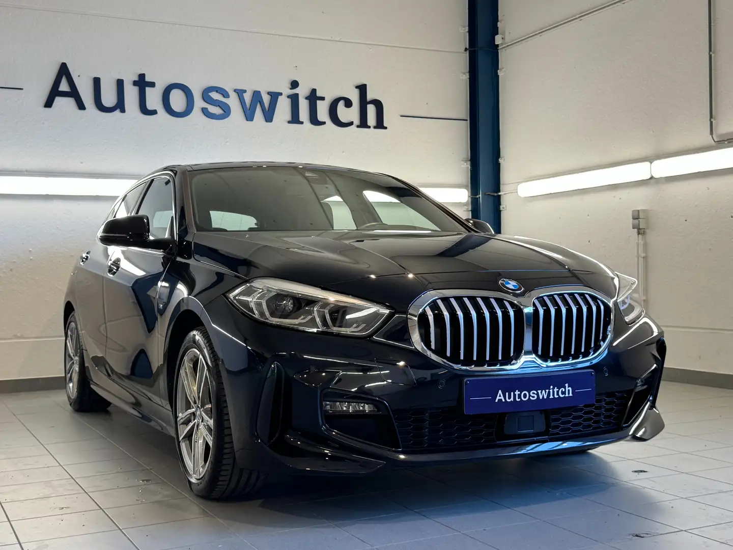 BMW 118 iA - M Sport/ActiveCruise/DAB/Camera/Zetelverw./.. Zwart - 1