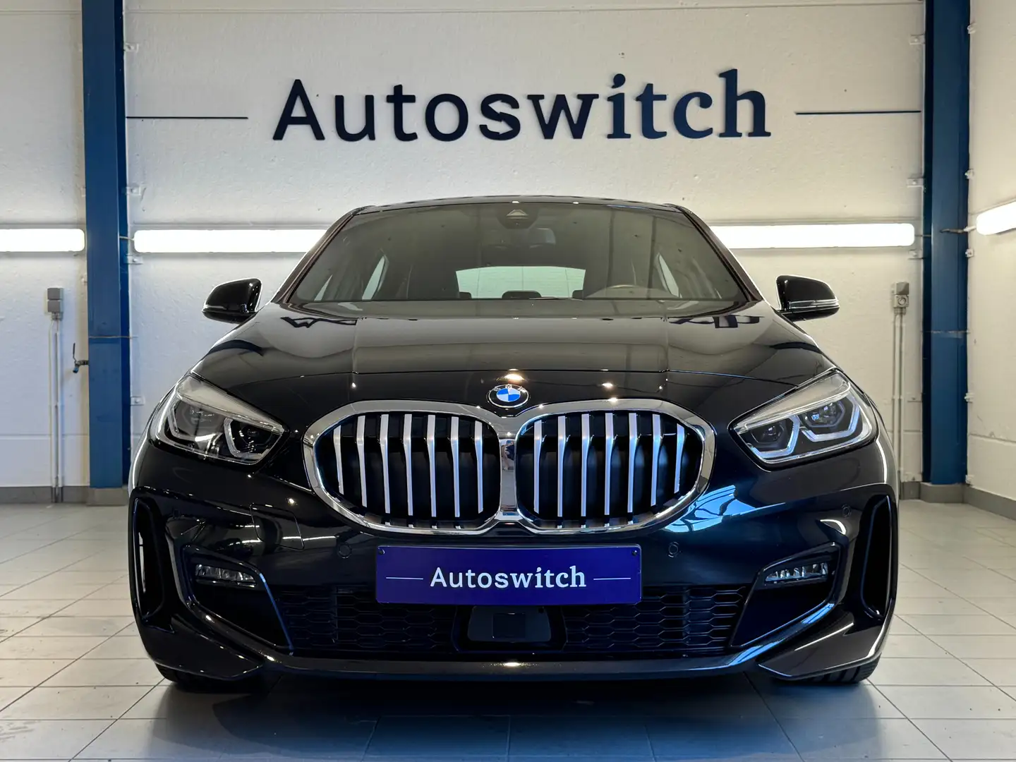 BMW 118 iA - M Sport/ActiveCruise/DAB/Camera/Zetelverw./.. Zwart - 2