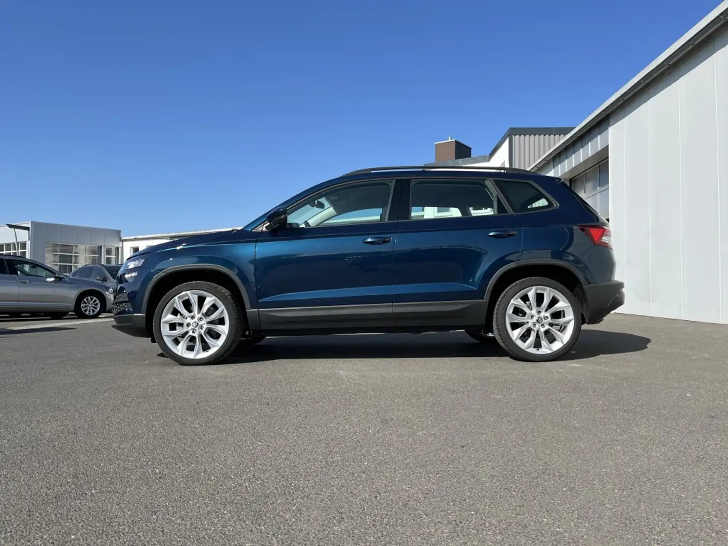 Skoda Karoq 1.5 TSI DSG Style 164€ m. 20% AHK Anzahlung DAB Blau - 2