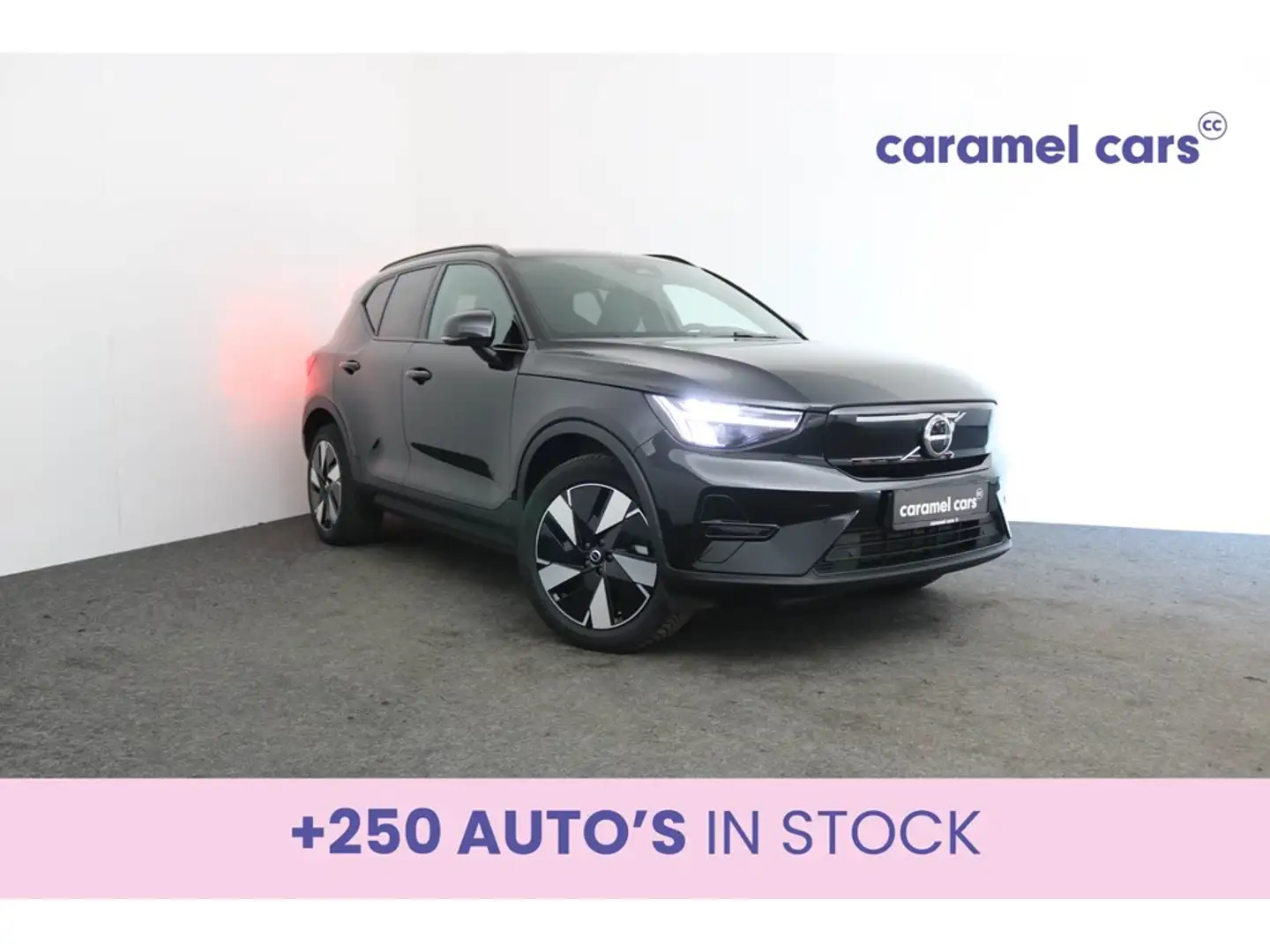 Volvo XC40 RECHARGE PLUS *DAB*GPS*CARPLAY*CAMERA+SENSOREN*WIN Zwart - 1