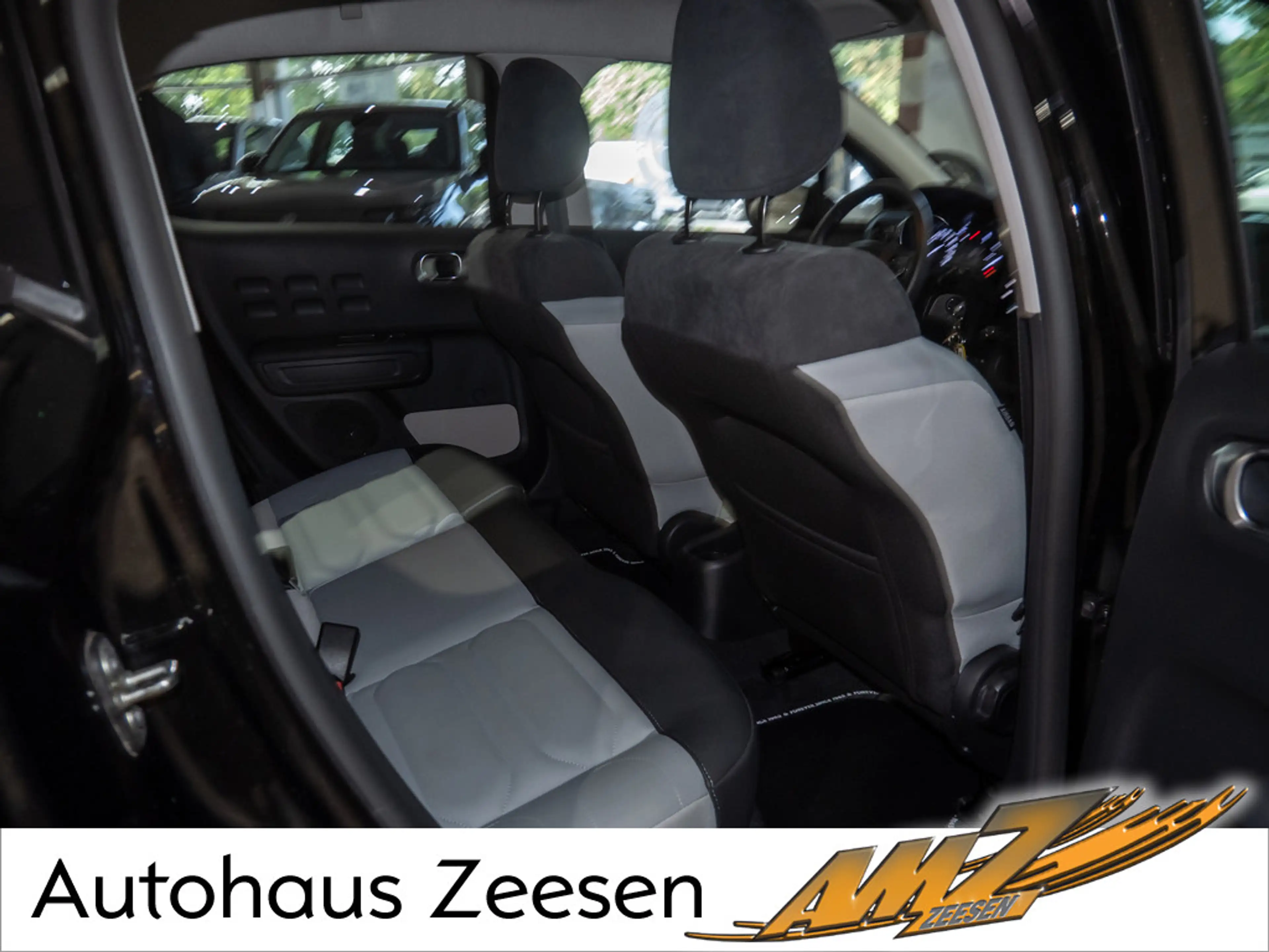 Citroen C3 PureTech 110 Elle SHZ LED NAVI KAMERA PDC — photo 4