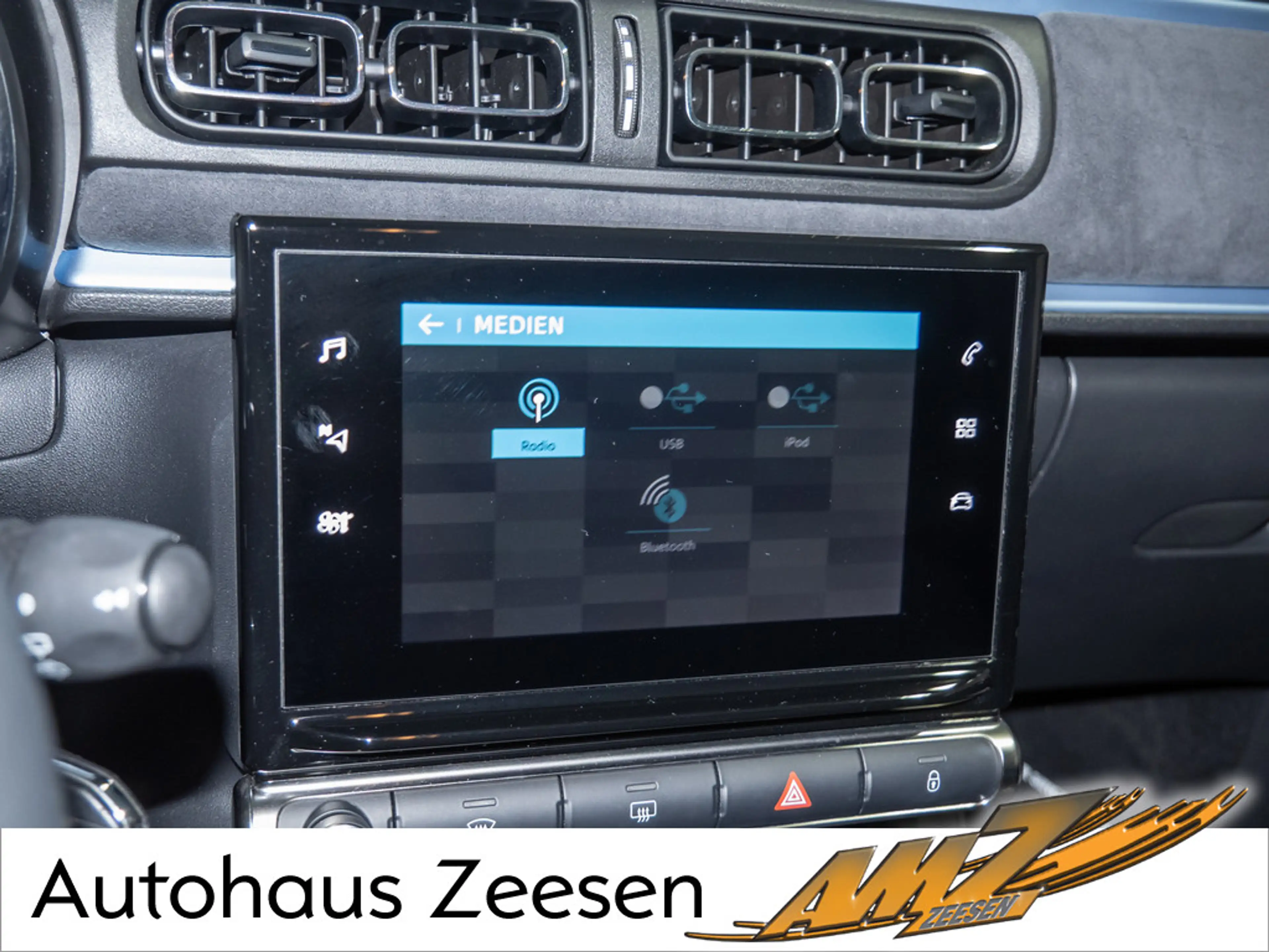 Citroen C3 PureTech 110 Elle SHZ LED NAVI KAMERA PDC — photo 10