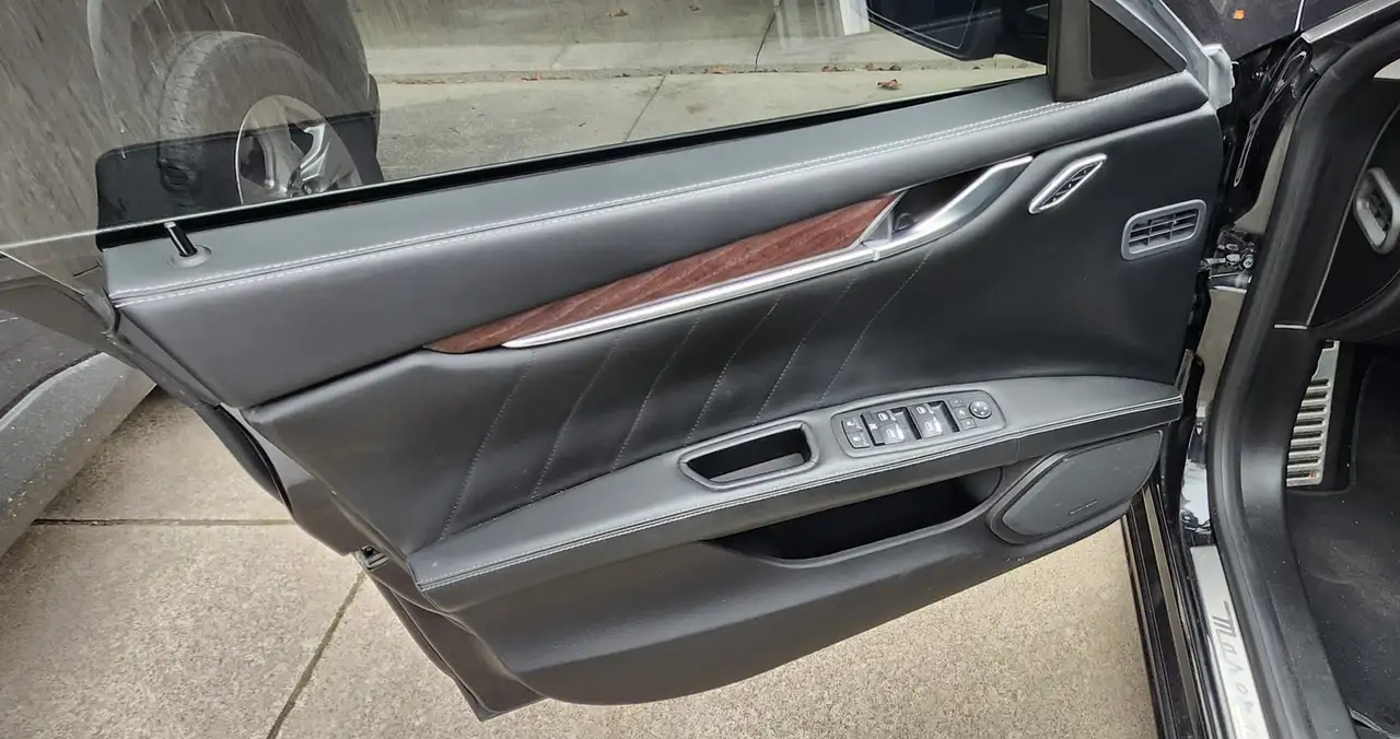 Maserati Ghibli снимка Maserati Ghibli