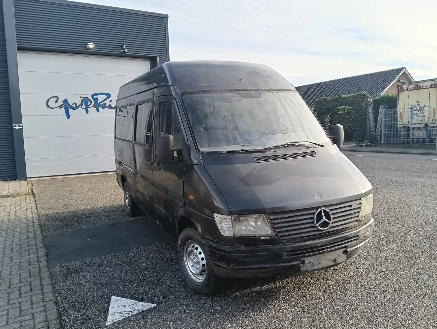 Mercedes-Benz Sprinter 208D - 2