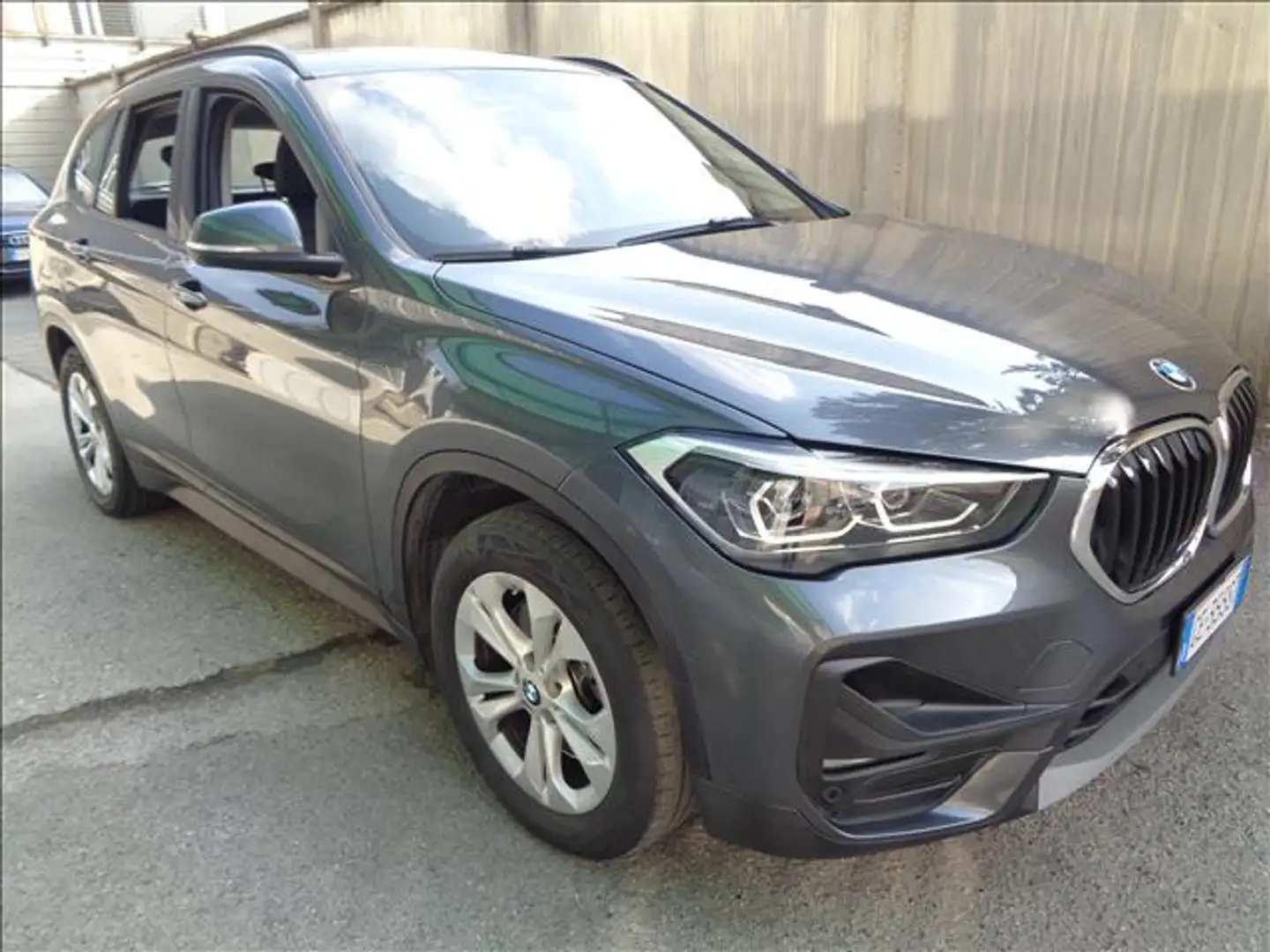 BMW X1 XDRIVE 25E BUSINESS ADVANTAGE AUTOMATICO Gris - 2