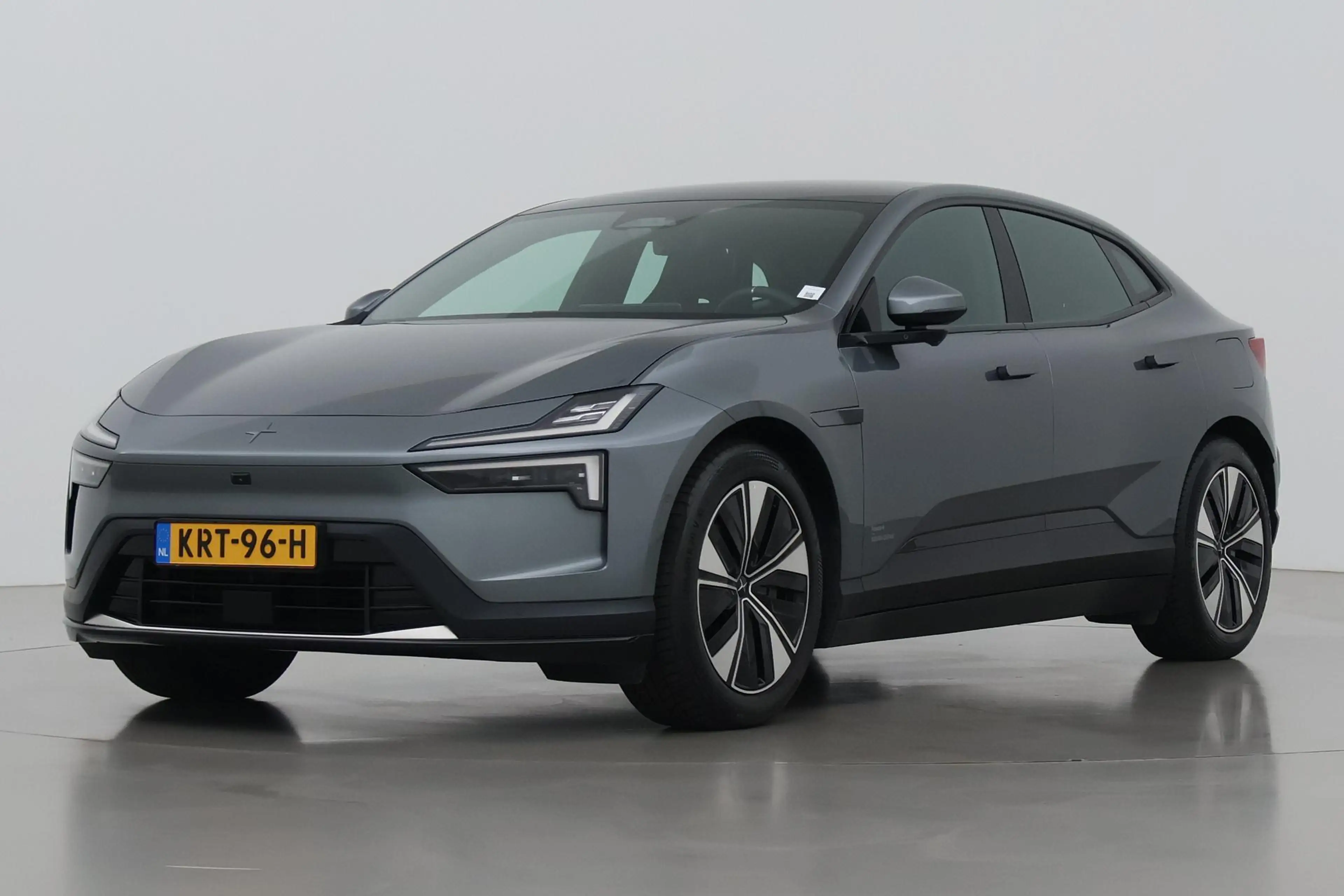 Polestar 4 Long Range Single motor Plus 100 kWh | Plus | Pilo — photo 8