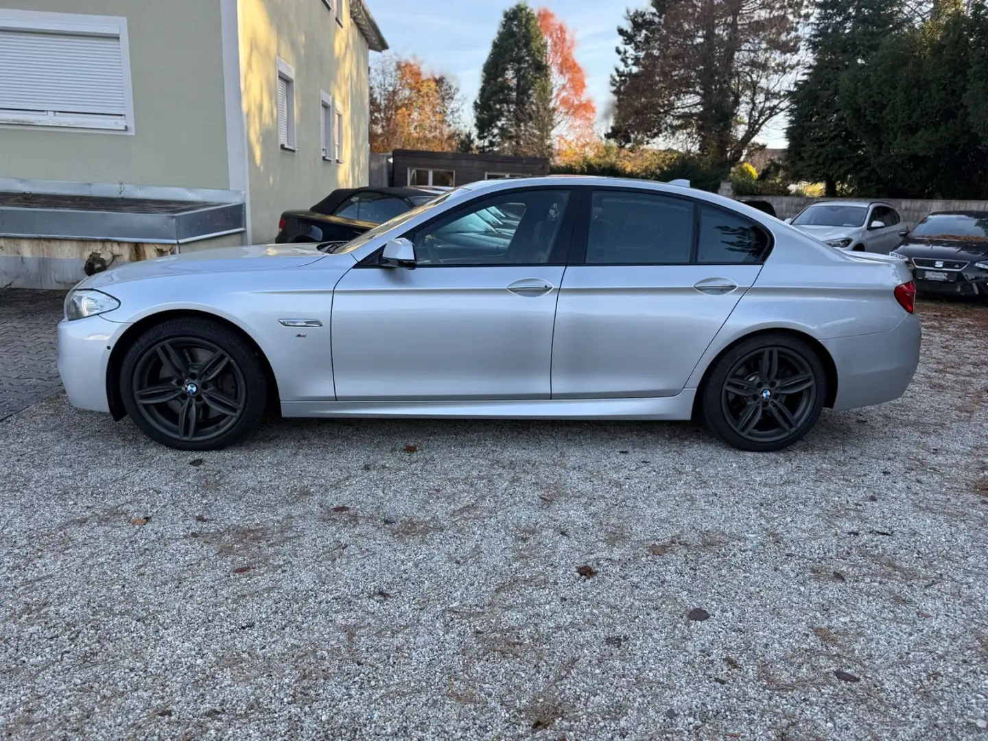BMW 550 i Limousine MPaket/BiXenon/Kamera/ACC/HuD/ Silver - 2