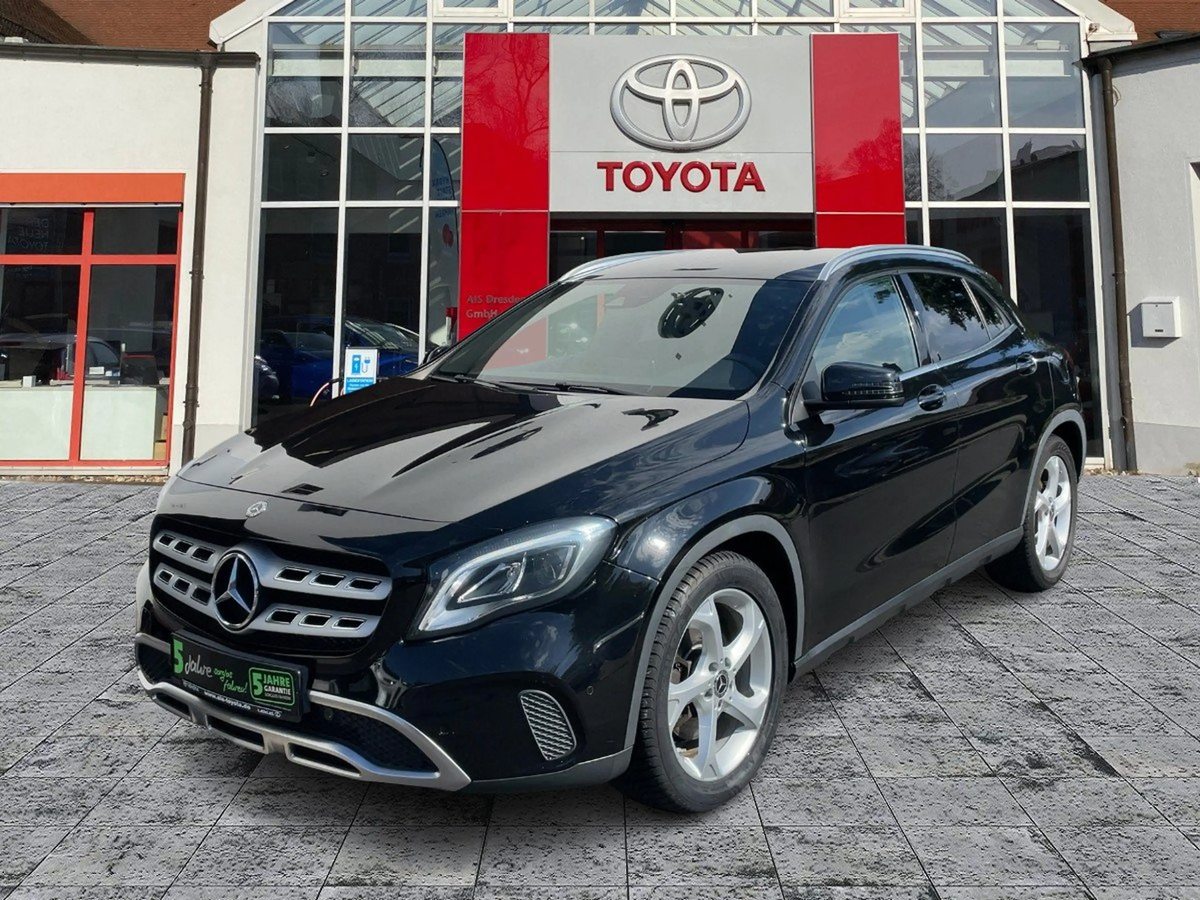 Mercedes-Benz GLA 250 4Matic  Urban Standheizung — photo 2