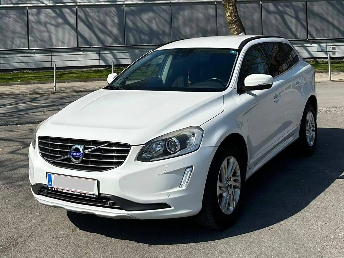 Volvo XC60 XC60 D4 Geartronic Weiß - 1