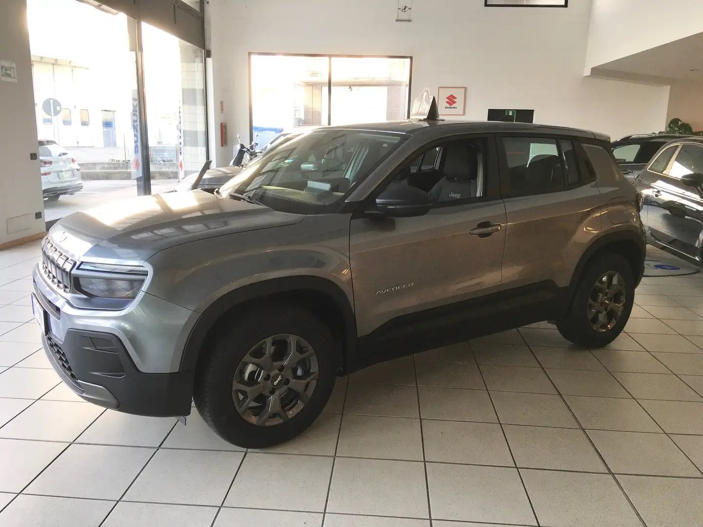 Jeep Avenger Avenger 1.2 turbo Longitude fwd 100cv Gris - 2