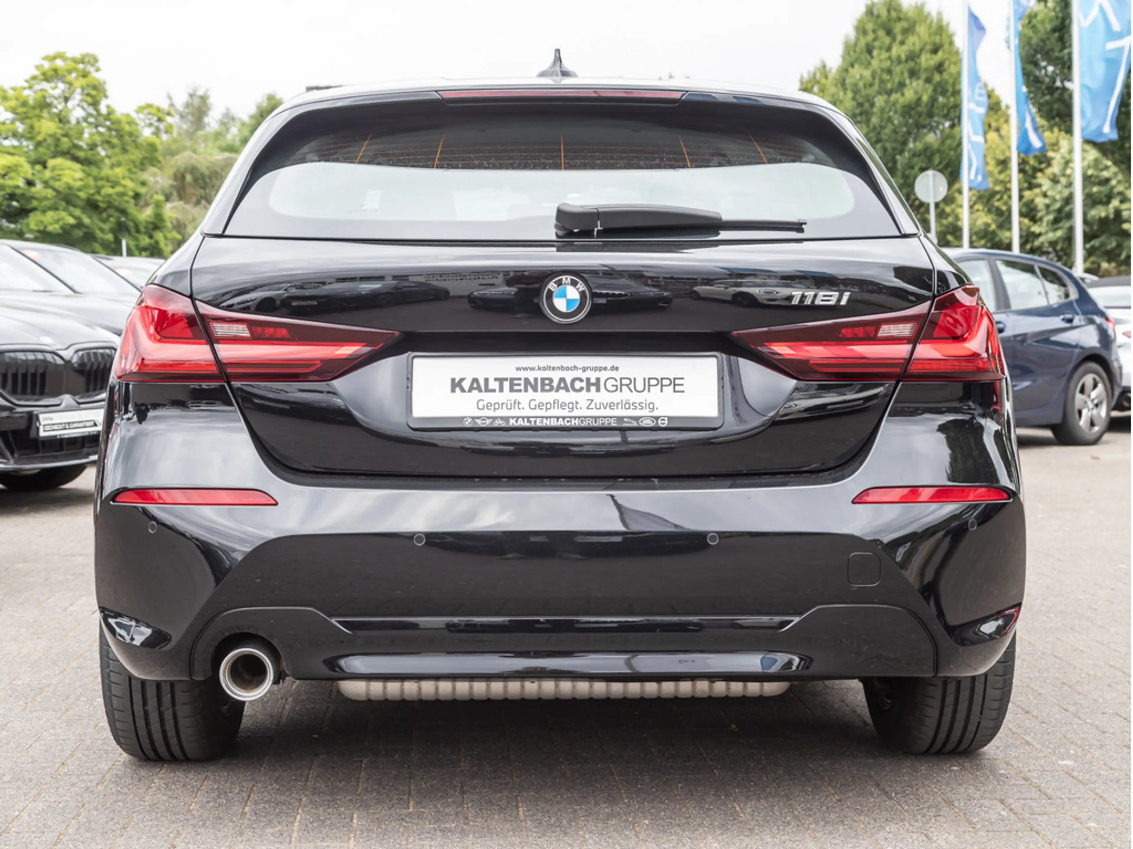 BMW 118 i Advantage LED W-LAN NAVI SHZ PDC KLIMA — photo 6