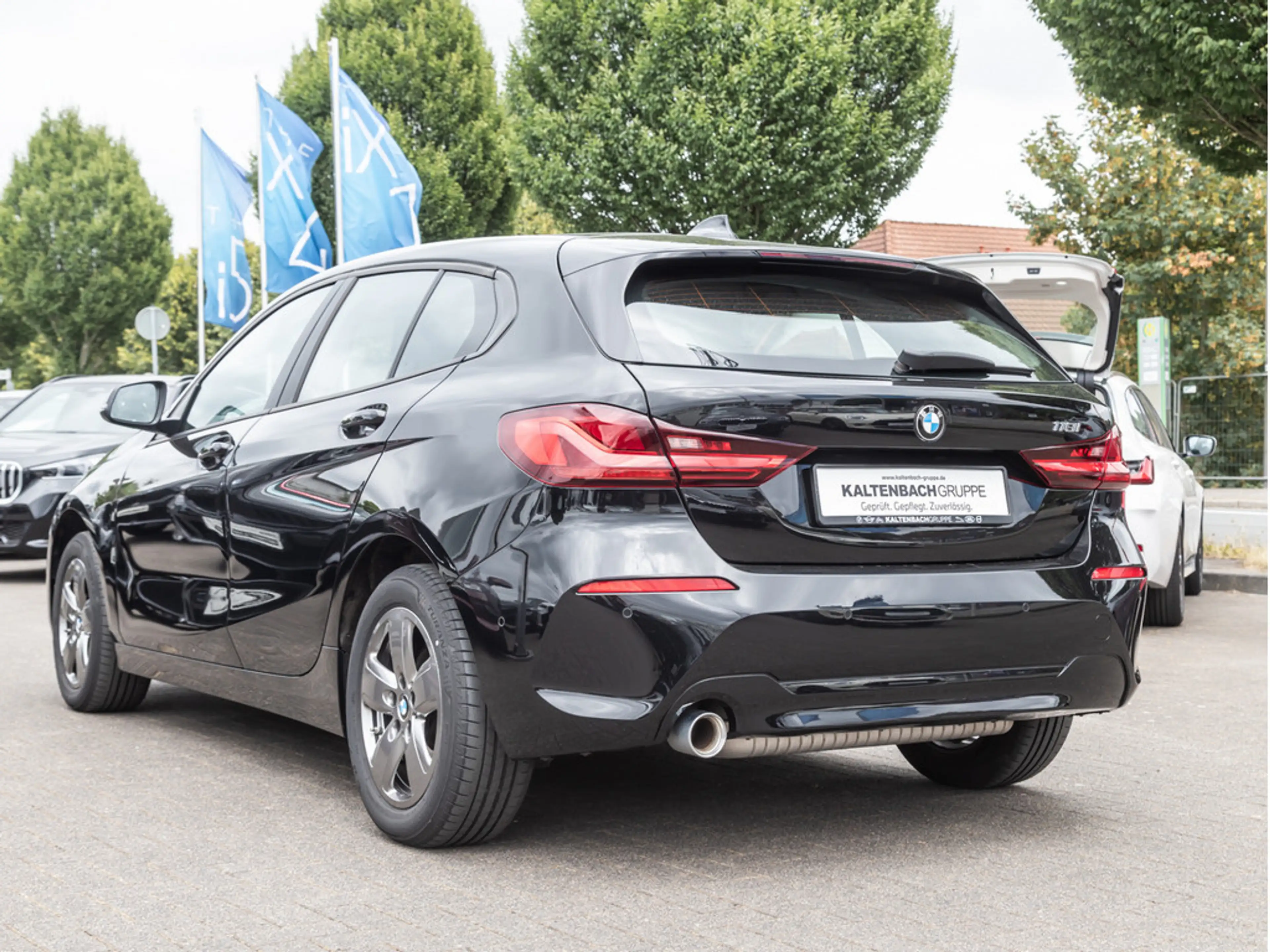 BMW 118 i Advantage LED W-LAN NAVI SHZ PDC KLIMA — photo 7