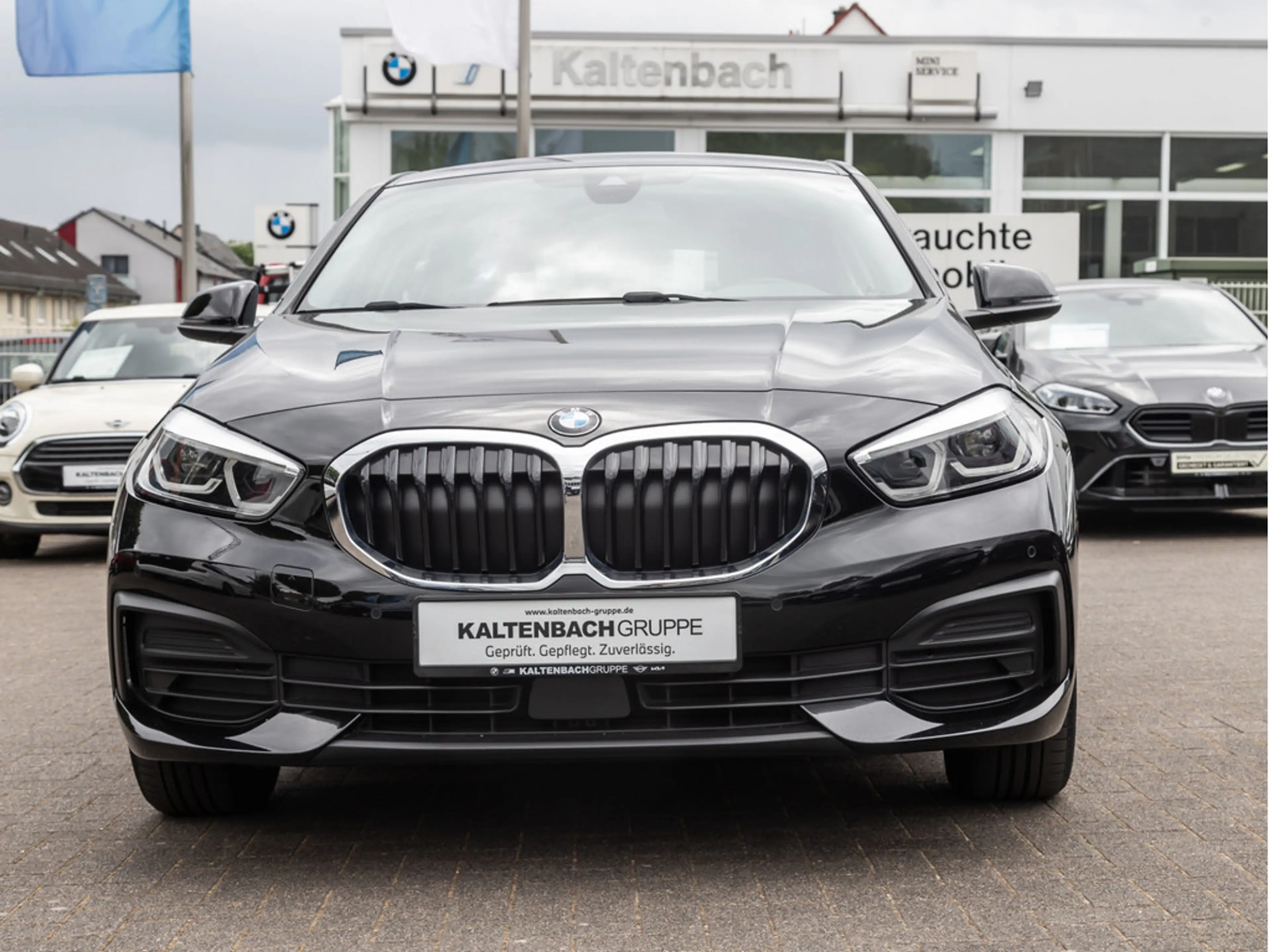 BMW 118 i Advantage LED W-LAN NAVI SHZ PDC KLIMA — photo 2