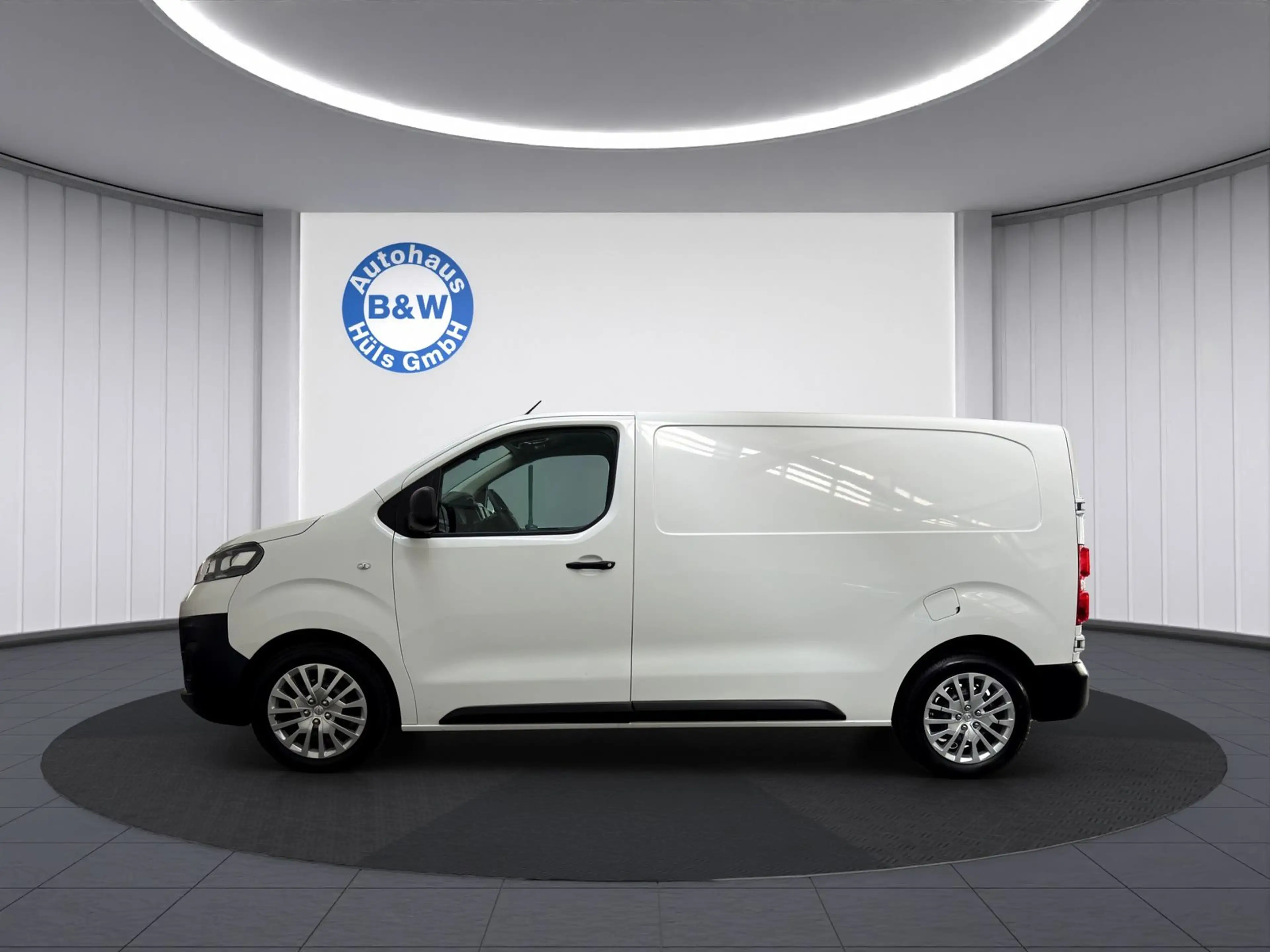 Opel Vivaro Edition L2 1.Hand*LEDER*NAVI*TEMP*KAMERA — photo 4