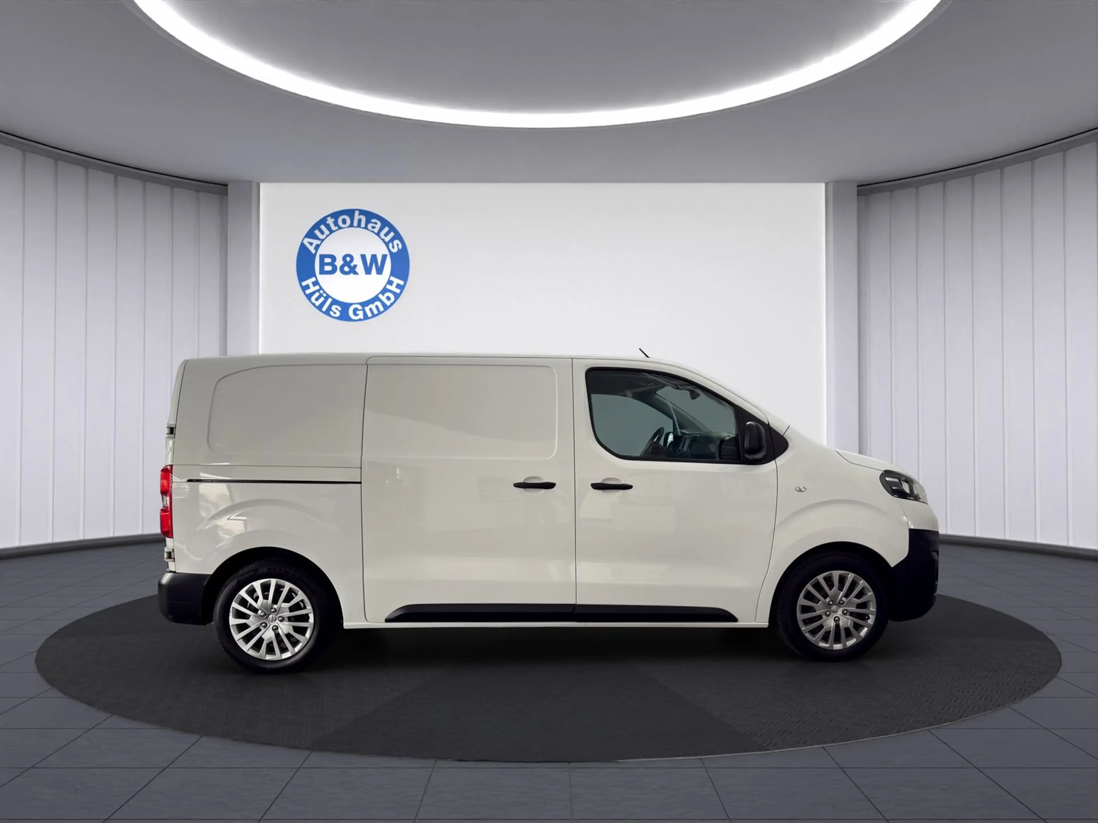 Opel Vivaro Edition L2 1.Hand*LEDER*NAVI*TEMP*KAMERA — photo 5