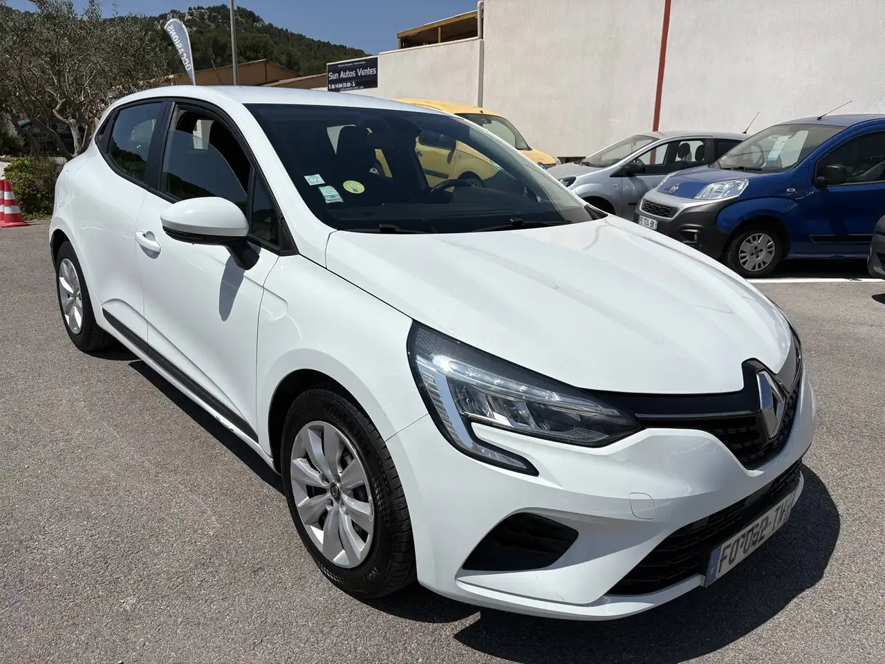 Renault Clio Citadine 3 portes — photo 2