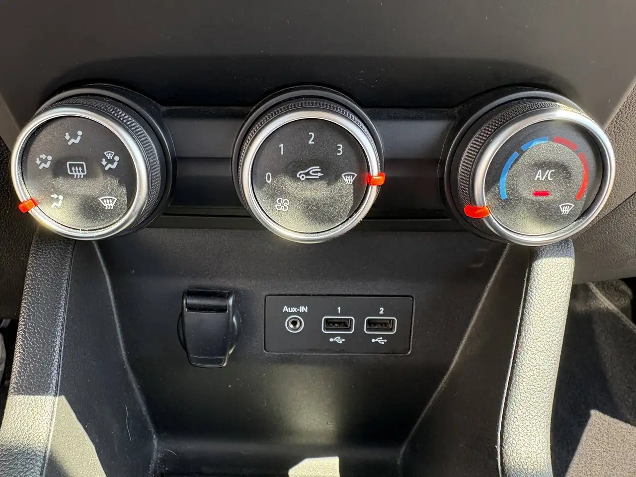 Renault Clio Citadine 3 portes — photo 15