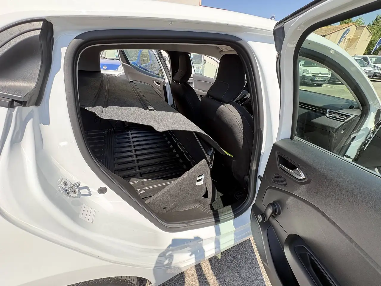 Renault Clio Citadine 3 portes — photo 7