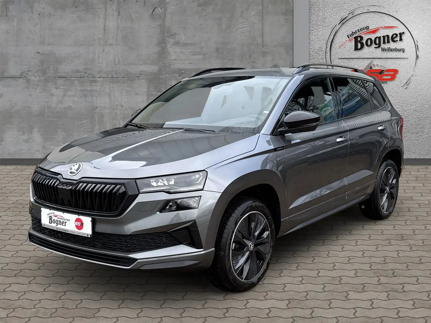 Skoda Karoq Sportline 1.5 TSI DSG AHK Pano Navi ACC Kamera Grau - 1