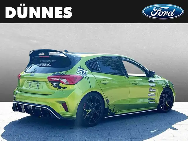 Ford Focus view 2