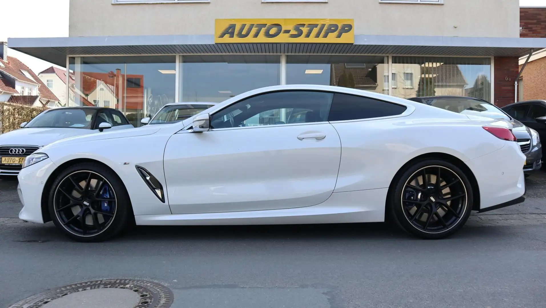 BMW M850 i xDrive HUD BLIS ACC KEYLESS LEDER LASER Weiß - 2
