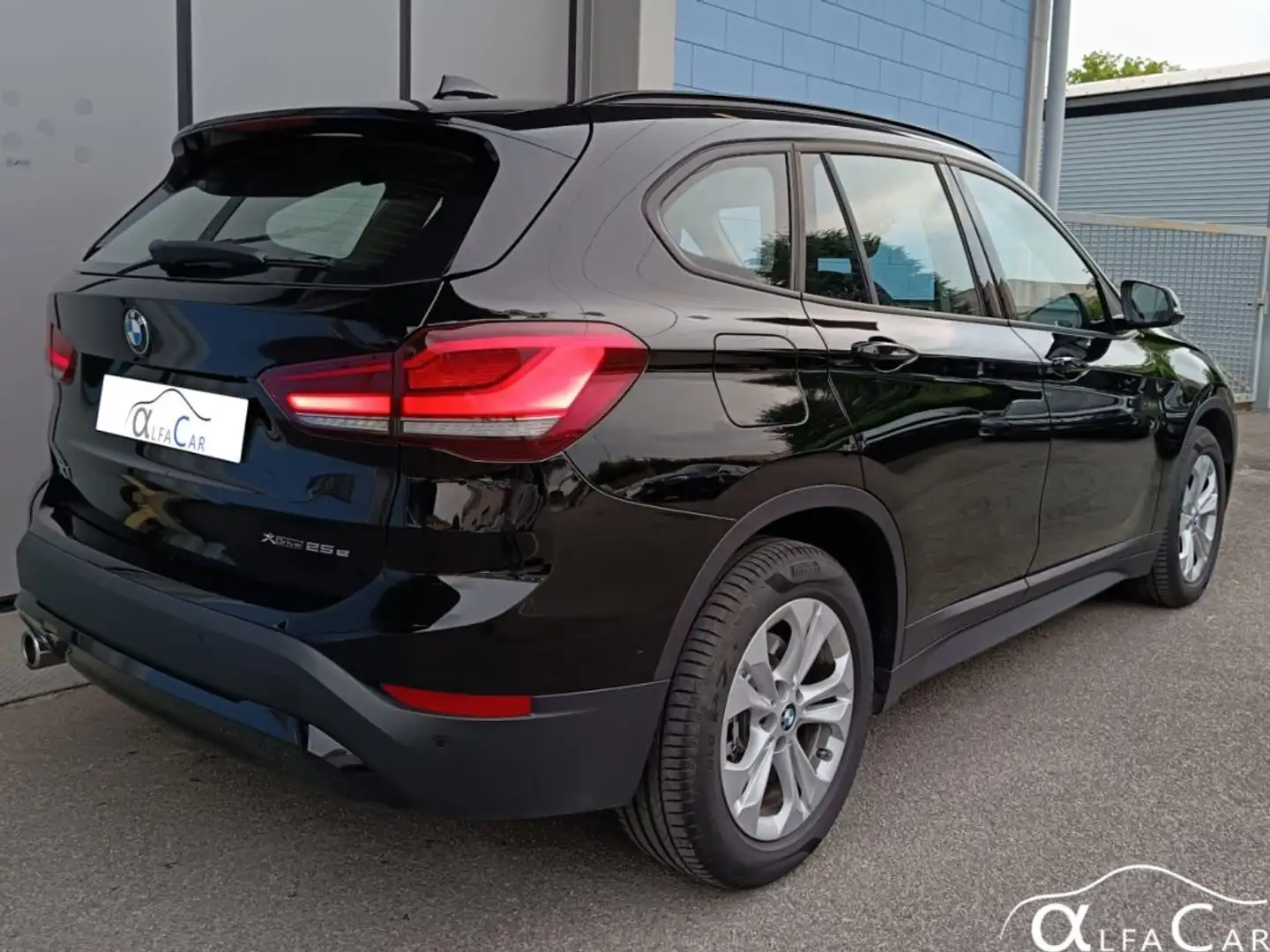 BMW X1 xDrive25e Business Advantage Nero - 2