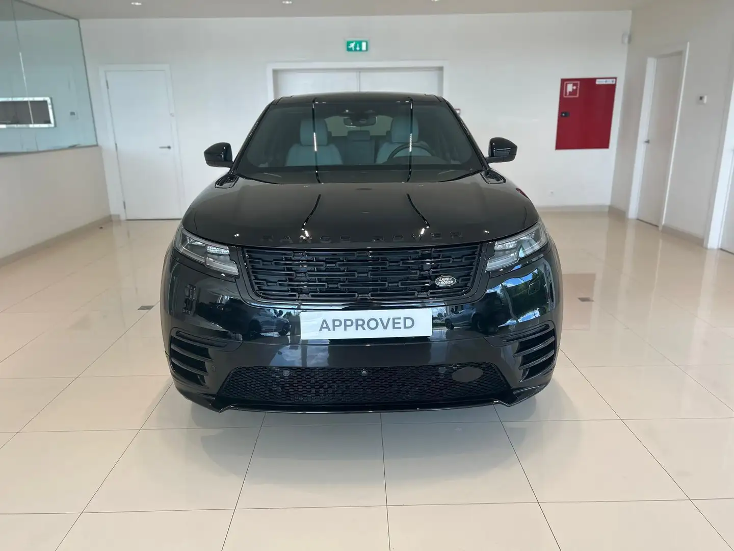 Land Rover Range Rover Velar Dynamic SE Zwart - 2
