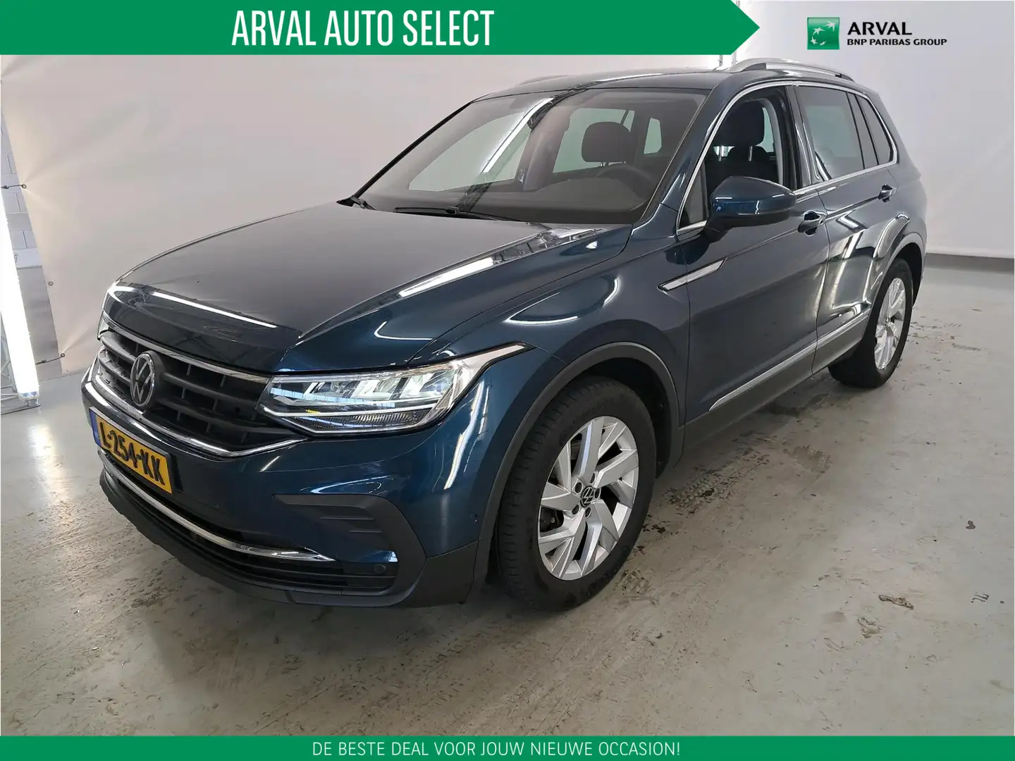 Volkswagen Tiguan 1.5 TSI 150pk Automaat Life Business | Trekhaak | Blauw - 1