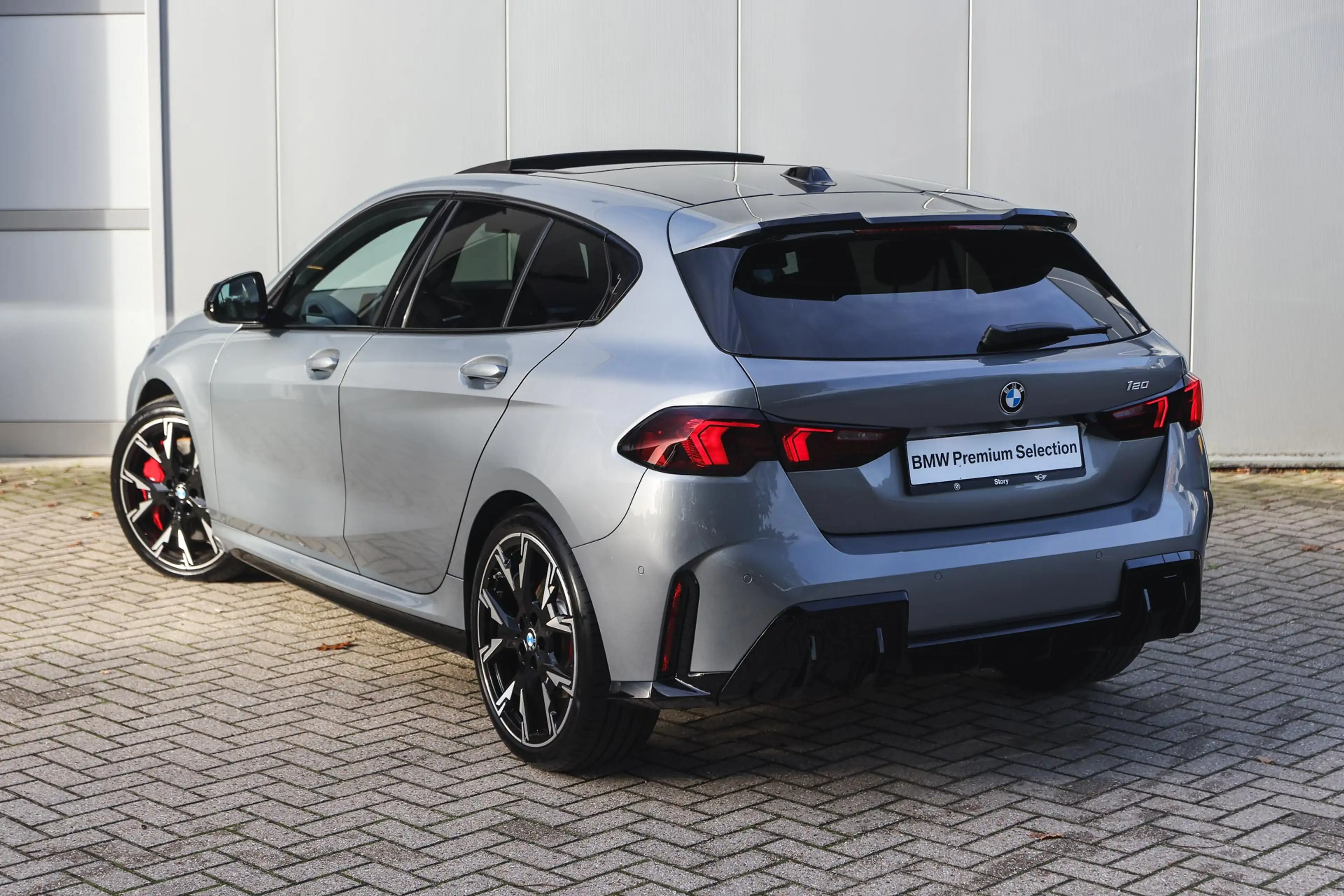BMW 120 1 Serie M Sport Automaat / Panoramadak / Sportstoe — photo 2