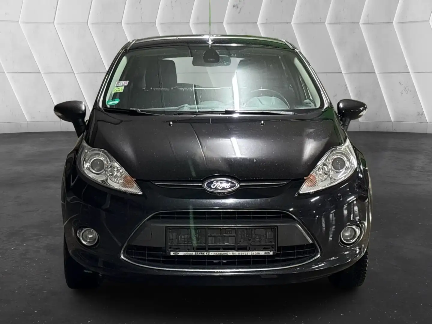 Ford Fiesta 1.25 82 PS Titanium TÜV 02/2027 Schwarz - 2