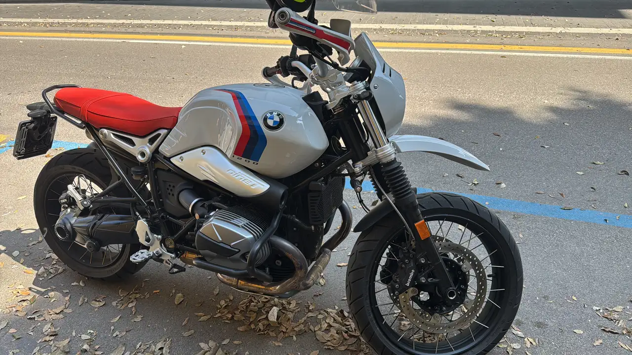 BMW R nineT