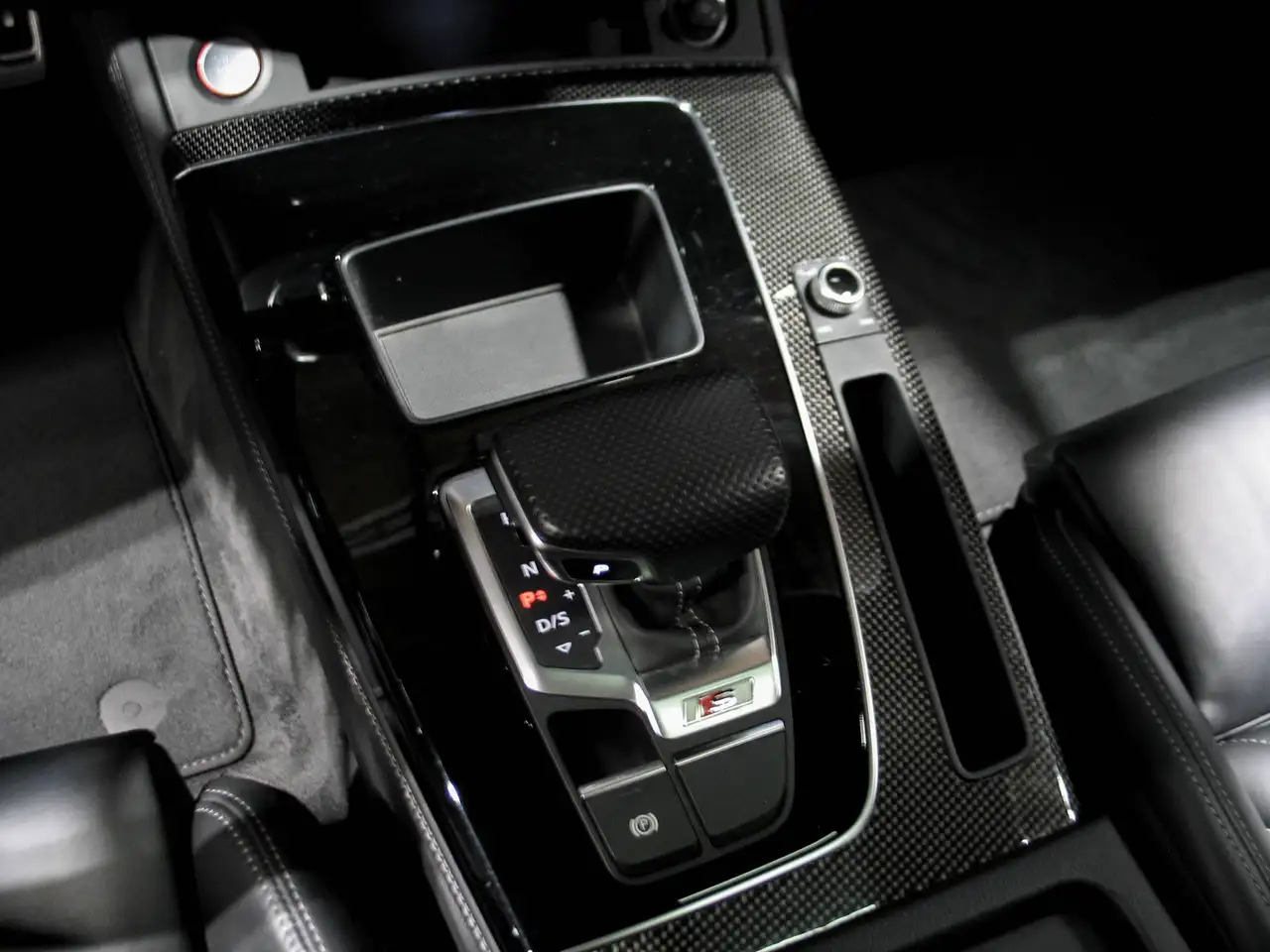 Audi SQ5 снимка Audi SQ5