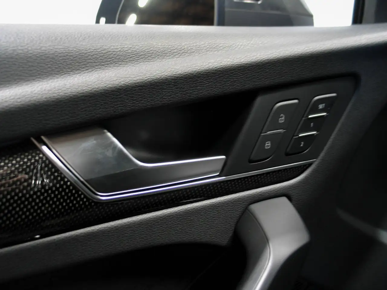 Audi SQ5 снимка Audi SQ5