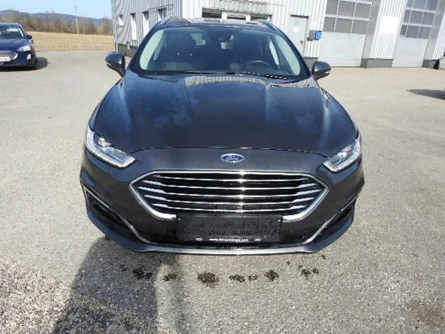 Ford Mondeo Traveller Titanium 2,0 Hybrid Aut. Grau - 2