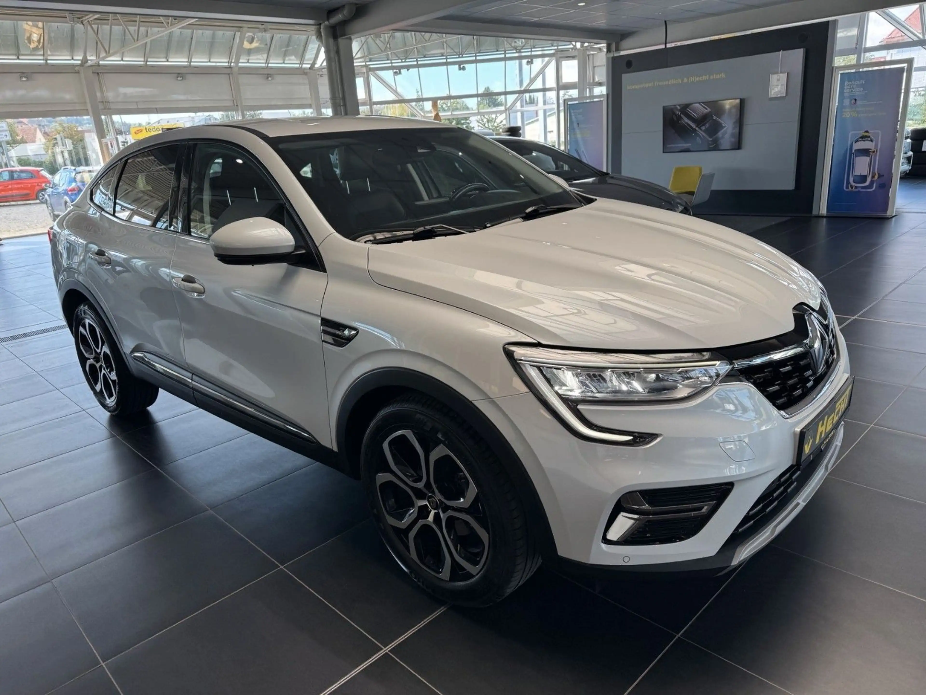 Renault Arkana Techno TCe140 EDC * AUTOMATIK — photo 2