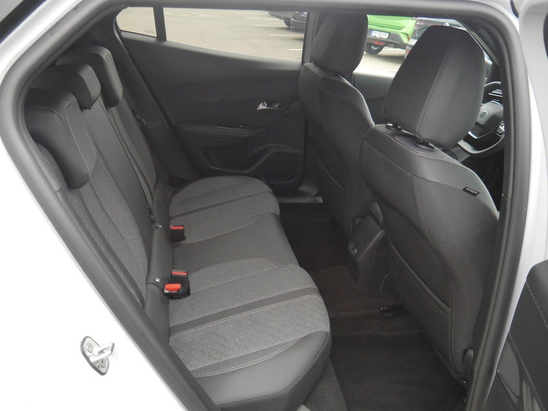 Peugeot 2008 Hybrid 145 Allure Navi/LED/SHZ/360-Grad — photo 10