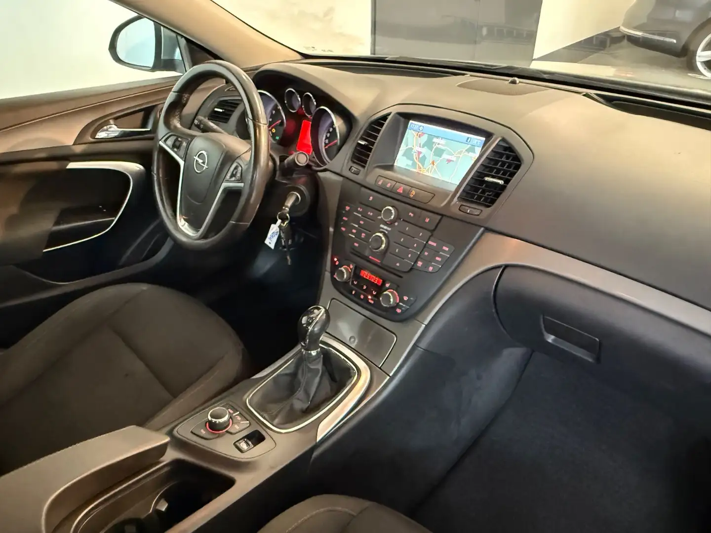 Opel Insignia INSIGNIA A LIM 1.6 *CLIMATIC*PDC*NAVI*BI XENON* Silber - 2