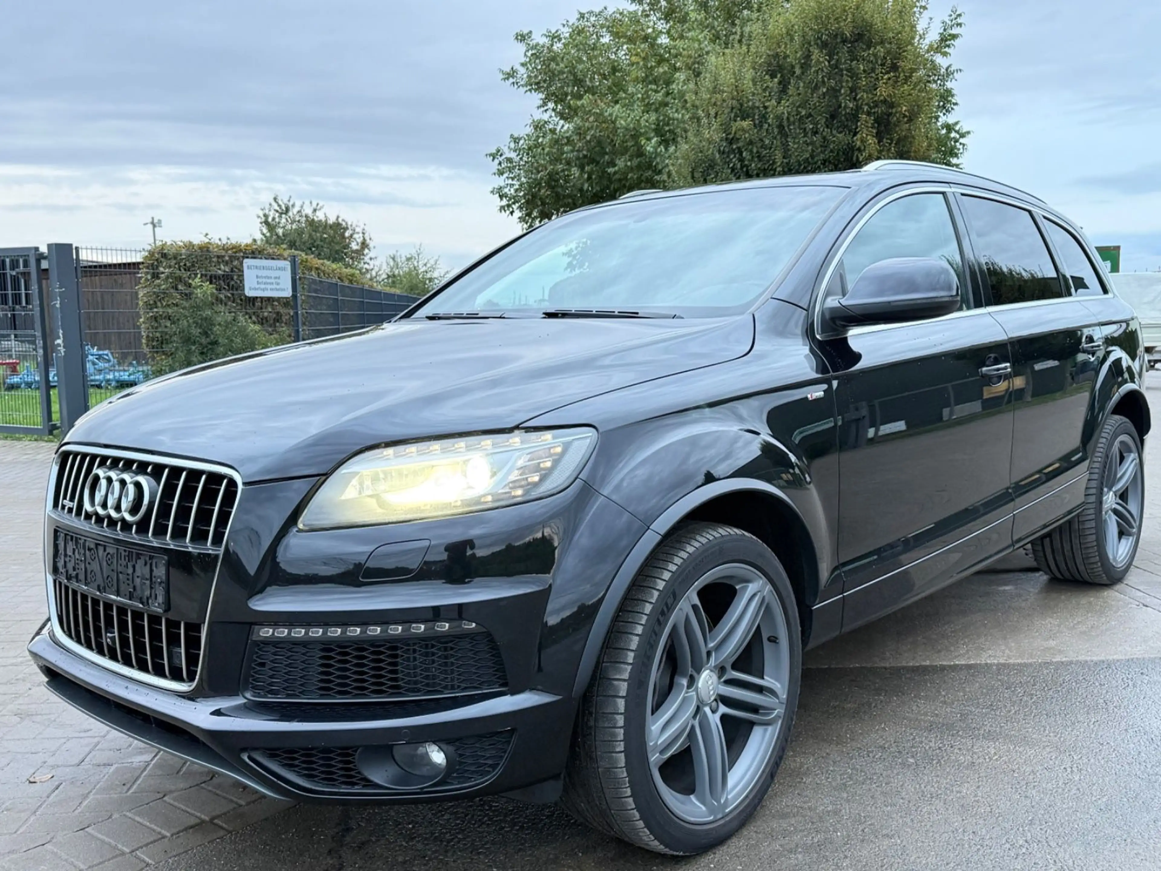 Audi Q7 3.0 TDI Quattro*3X S-Line*7-Sitz*Pano*E.AHK*