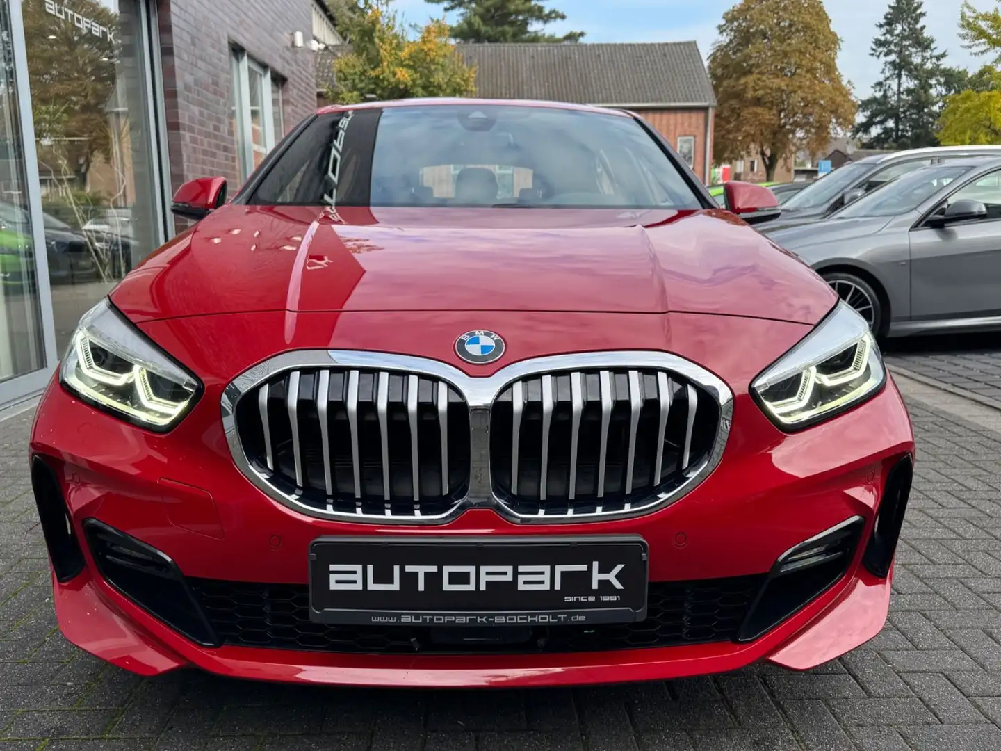 BMW 118 i M Sport ACC RFK HiFi AdLED DA. Wireless 19" Rot - 2