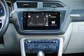 Volkswagen Tiguan 2.0 TDI 4Motion Highline / Pano / Virtual / Trekha Wit - thumbnail 33