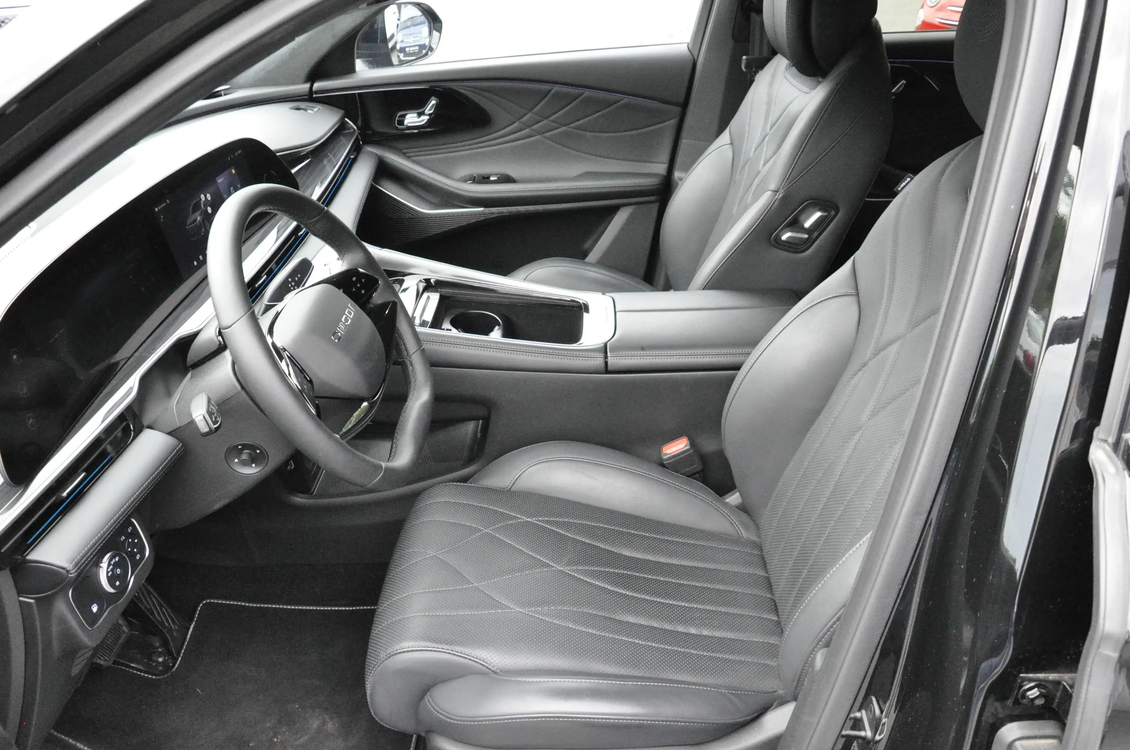 Omoda 9 executive — photo 15