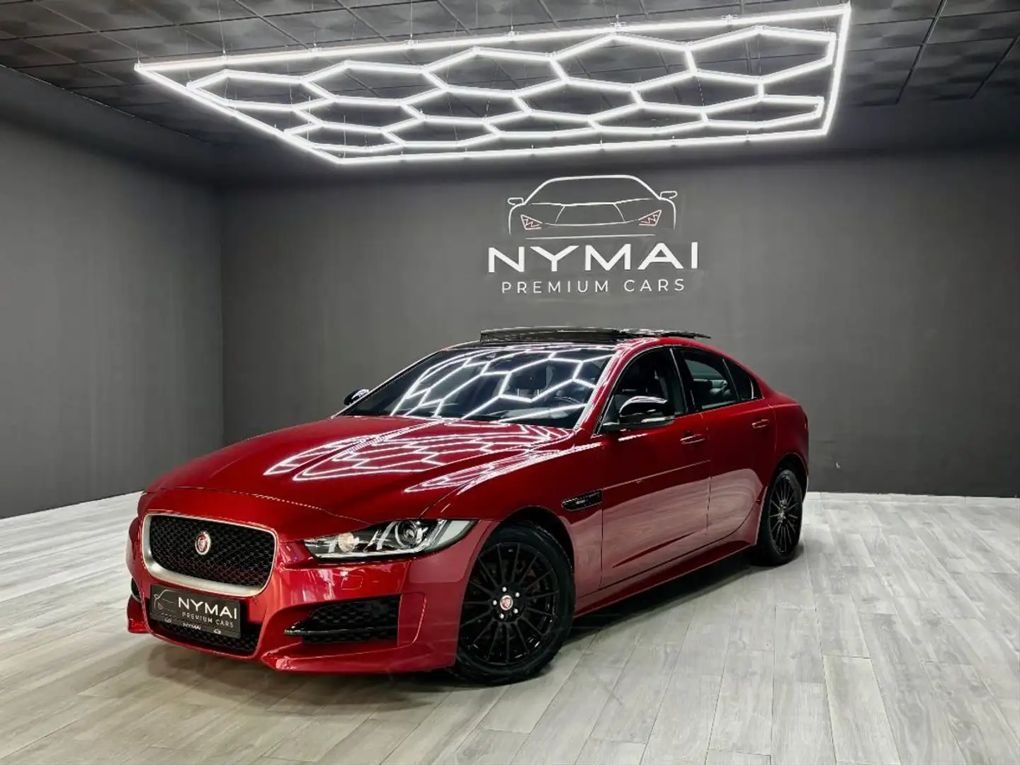 Jaguar XE 2.0 AJ200D Diesel RWD 132kW RSport Červená - 2