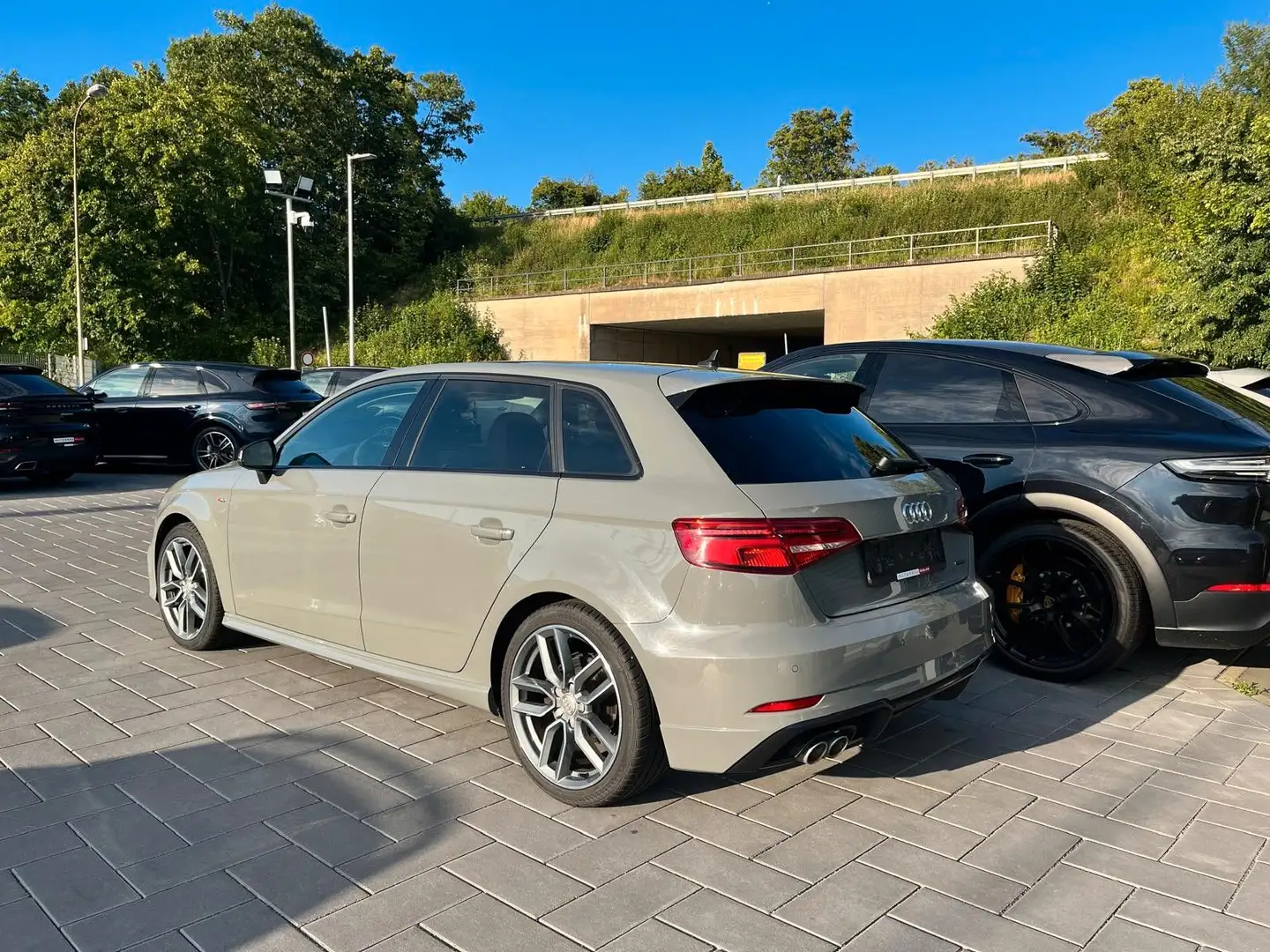 Audi A3 Sportback 40 TDI quattro*S line*Pano*Virtual Grau - 2