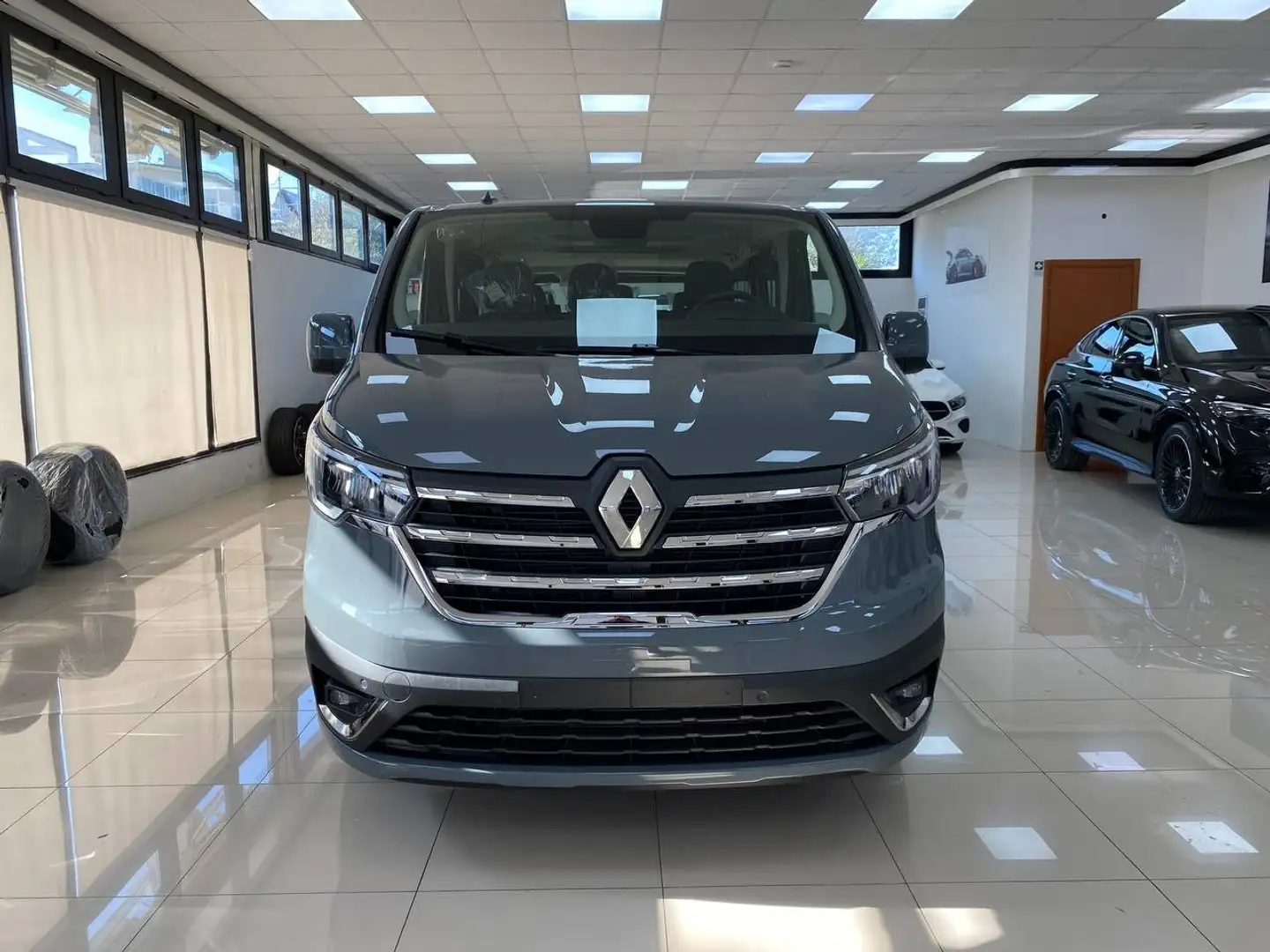 Renault Trafic Renault Trafic Grand 170 CV Automatico 9 Posti Grigio - 2