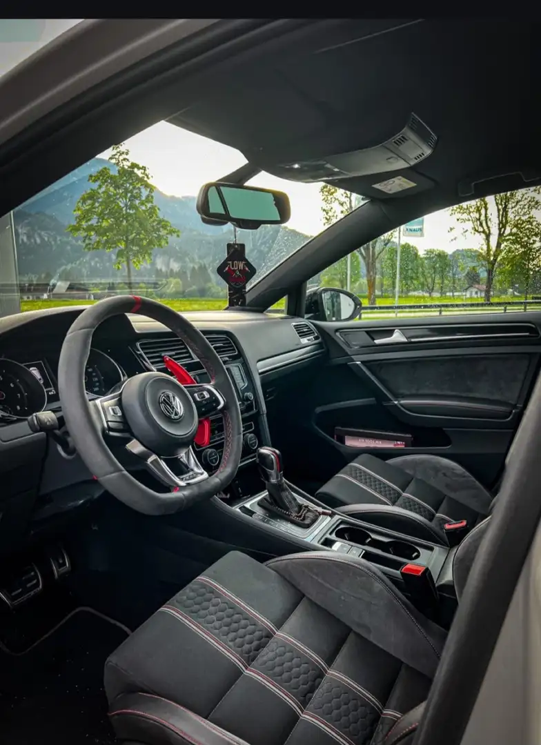 Volkswagen Golf GTI 2,0 TSI DSG Clubsport - 2