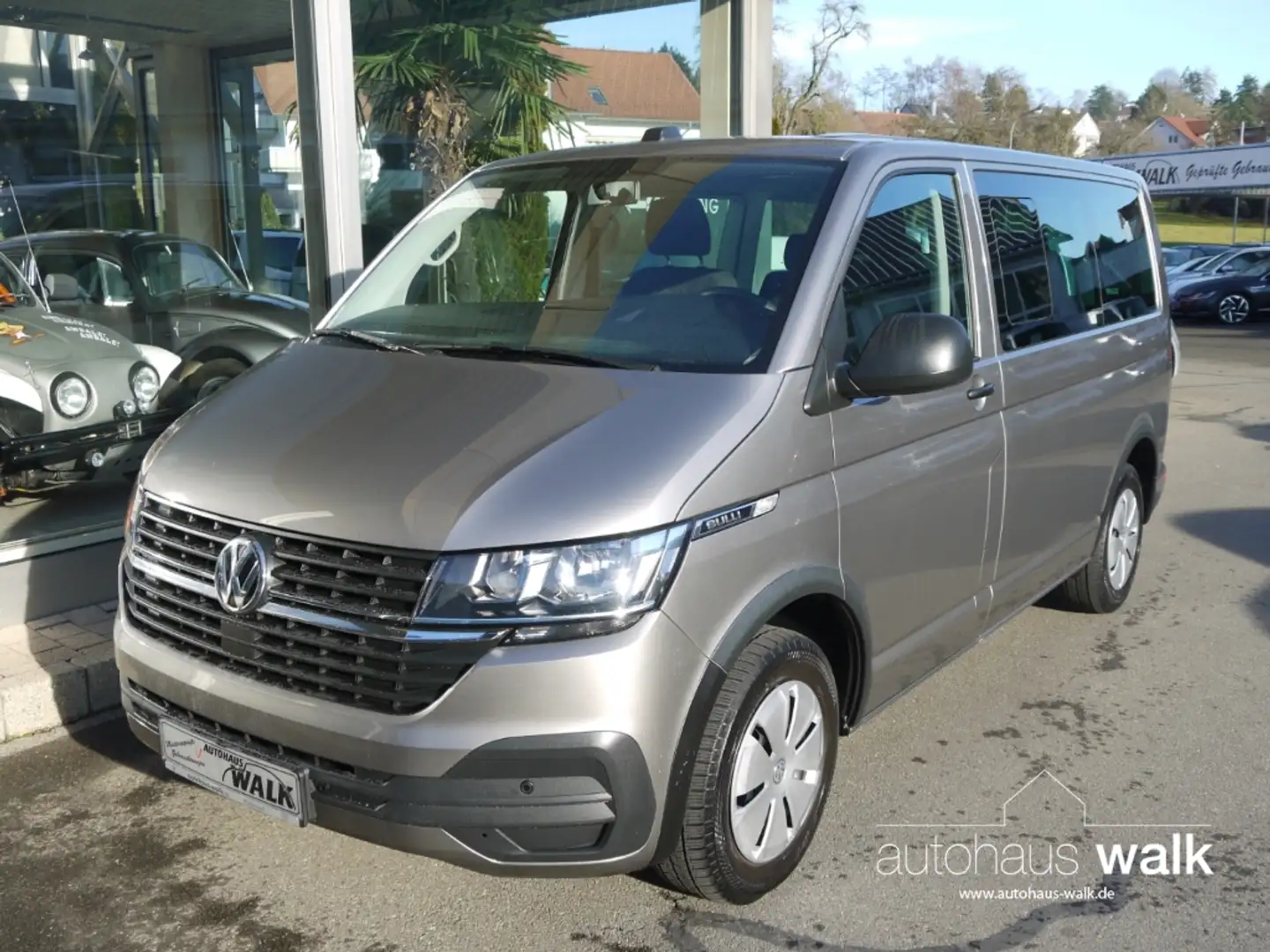 Volkswagen T6.1 Multivan 2.0 TDI DSG Family NAVI via App/AHK/APS/SH Beige - 2