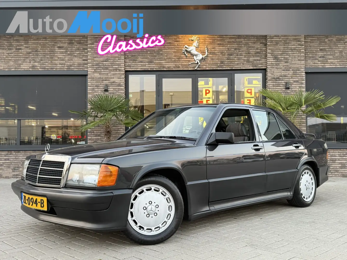 Mercedes-Benz 190 2.3-16V / 5 Speed Dogleg / Nieuwe APK / 185 PK / B Grau - 1