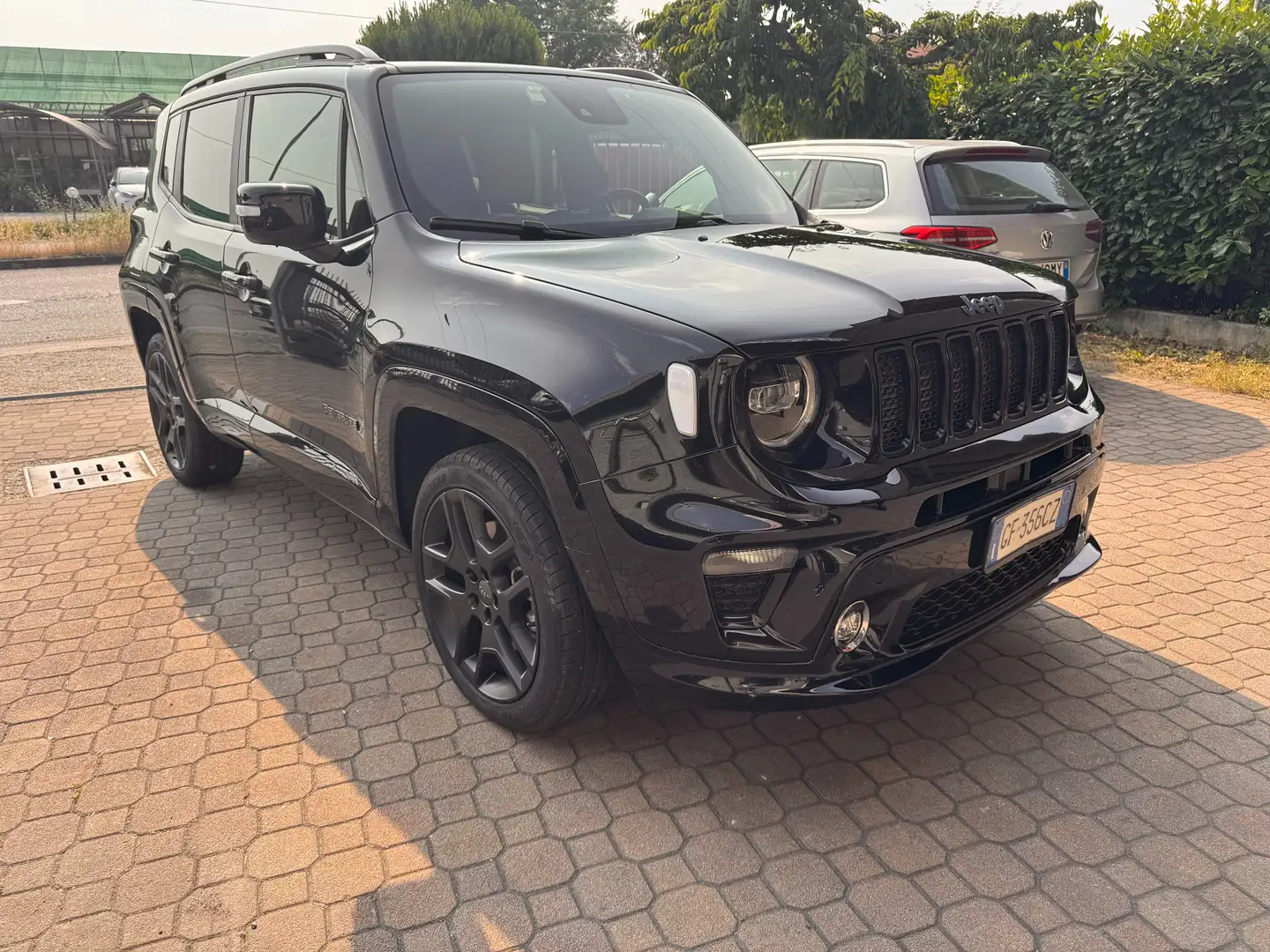 Jeep Renegade Renegade 2019 1.3 t4 phev S 4xe at6 Zwart - 1