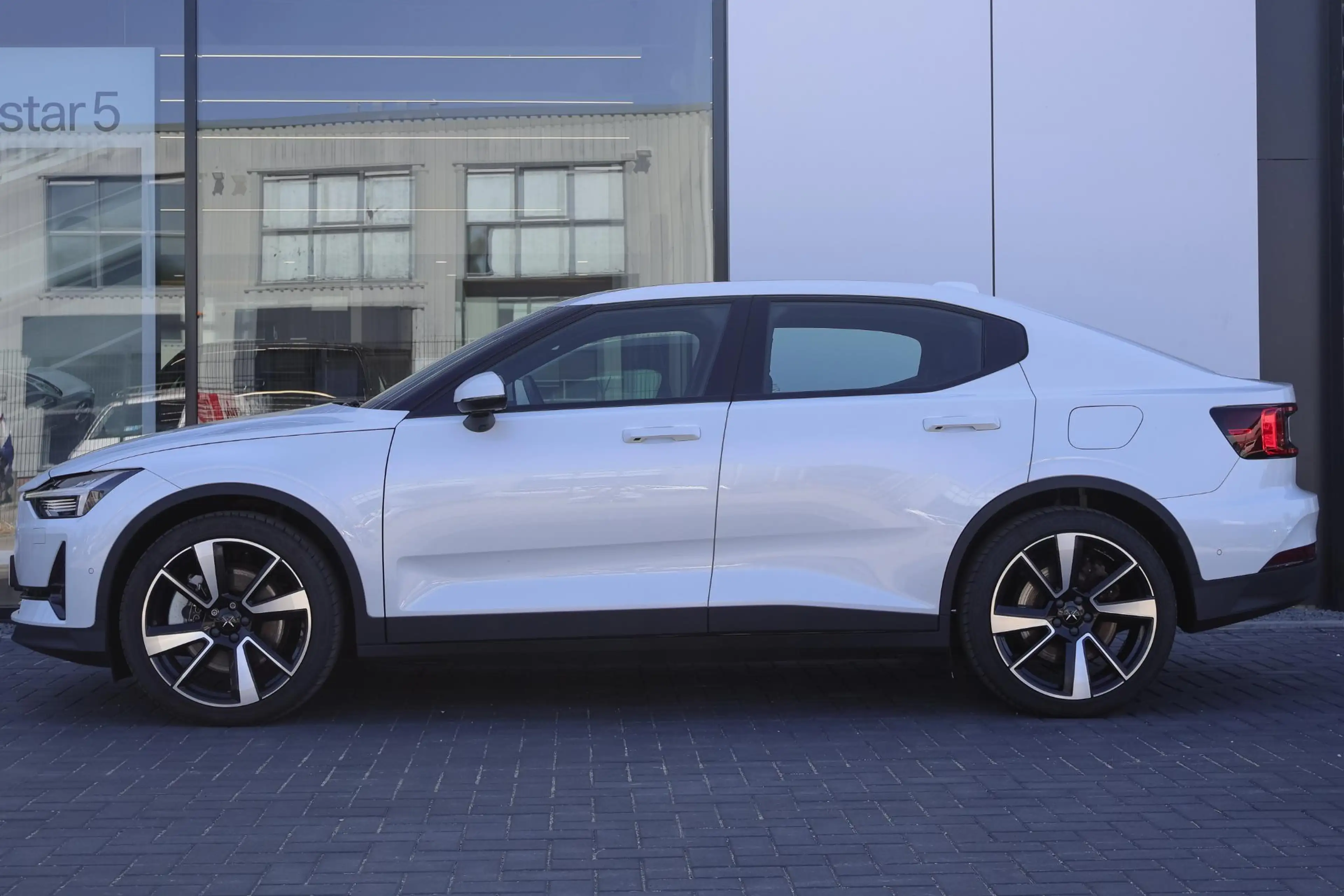 Polestar 2 Long Range Dual Motor Launch Edition 78kWh Harman/ — photo 3