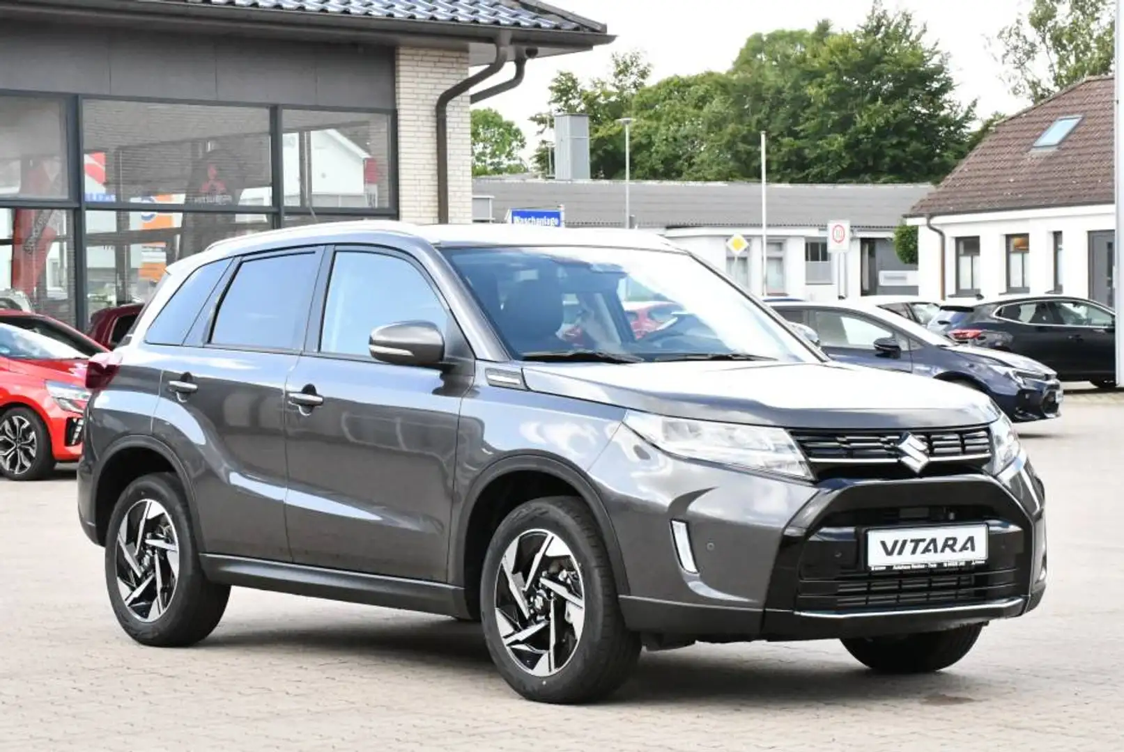 Suzuki Vitara 1.4 MT Comfort+ Hybrid Pano Navi SHZ Gris - 2